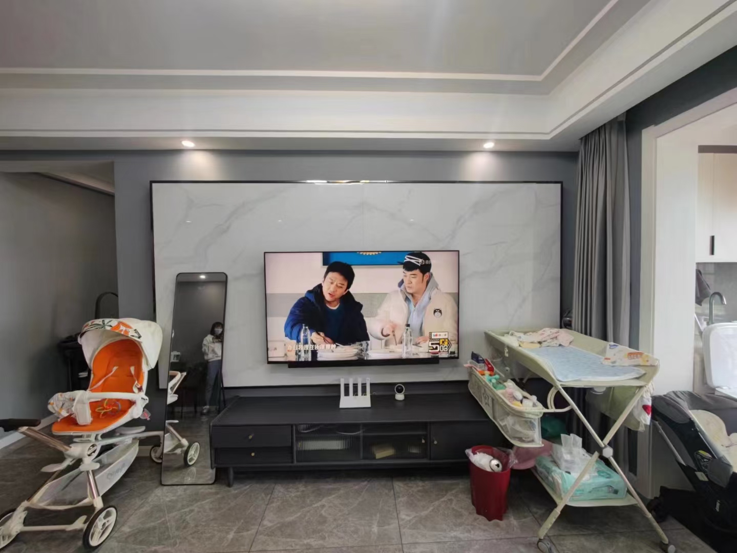 环球广场.精装大两房.小区环境好.看房方便