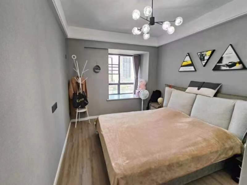 森林国际.精装大两房.房子成色新.看房方便