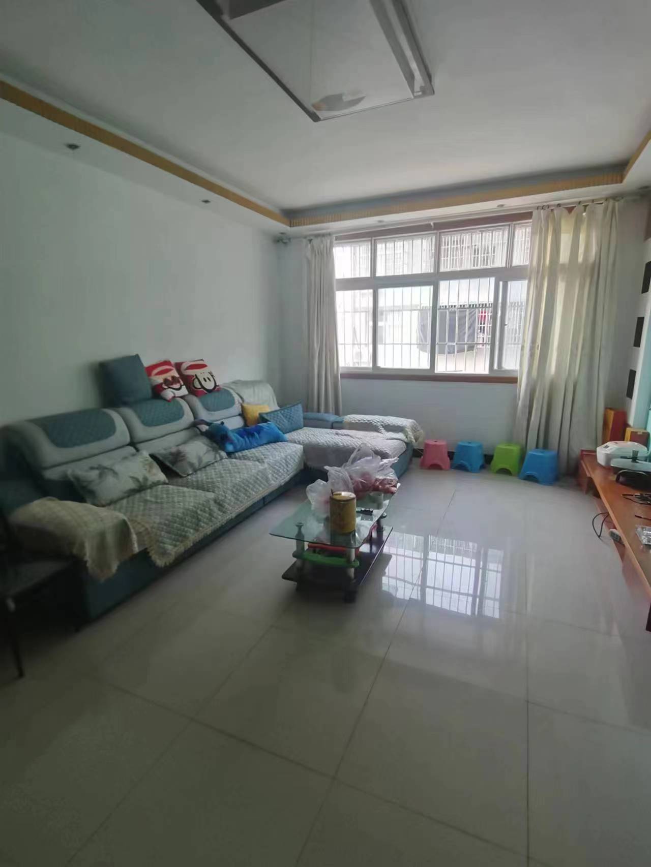 沔中对面富迪三友旁荆洪花园步梯好楼层精装大三房适合出租自住照顾小孩