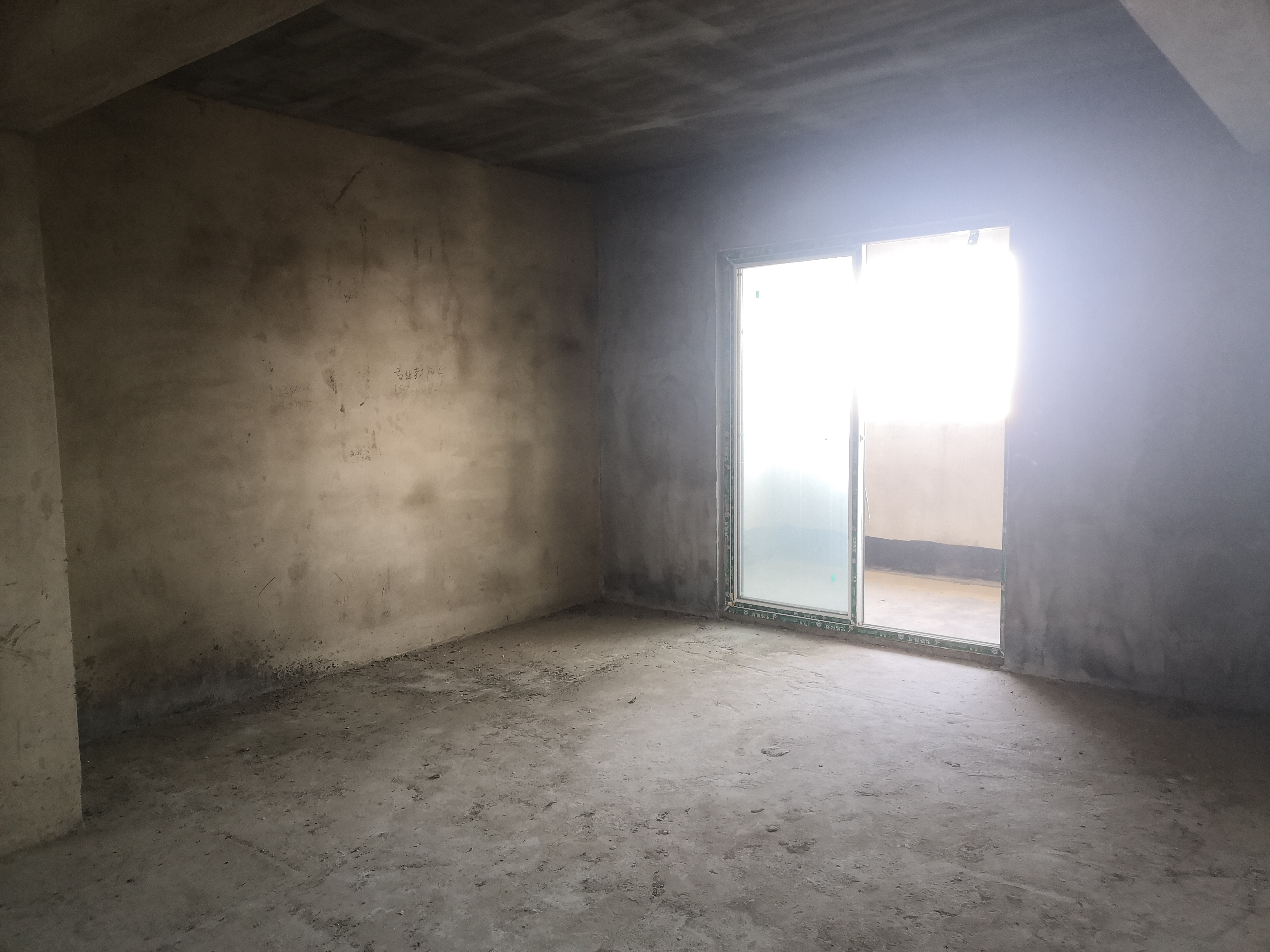 水云间毛坯高层小三房采光好视野好