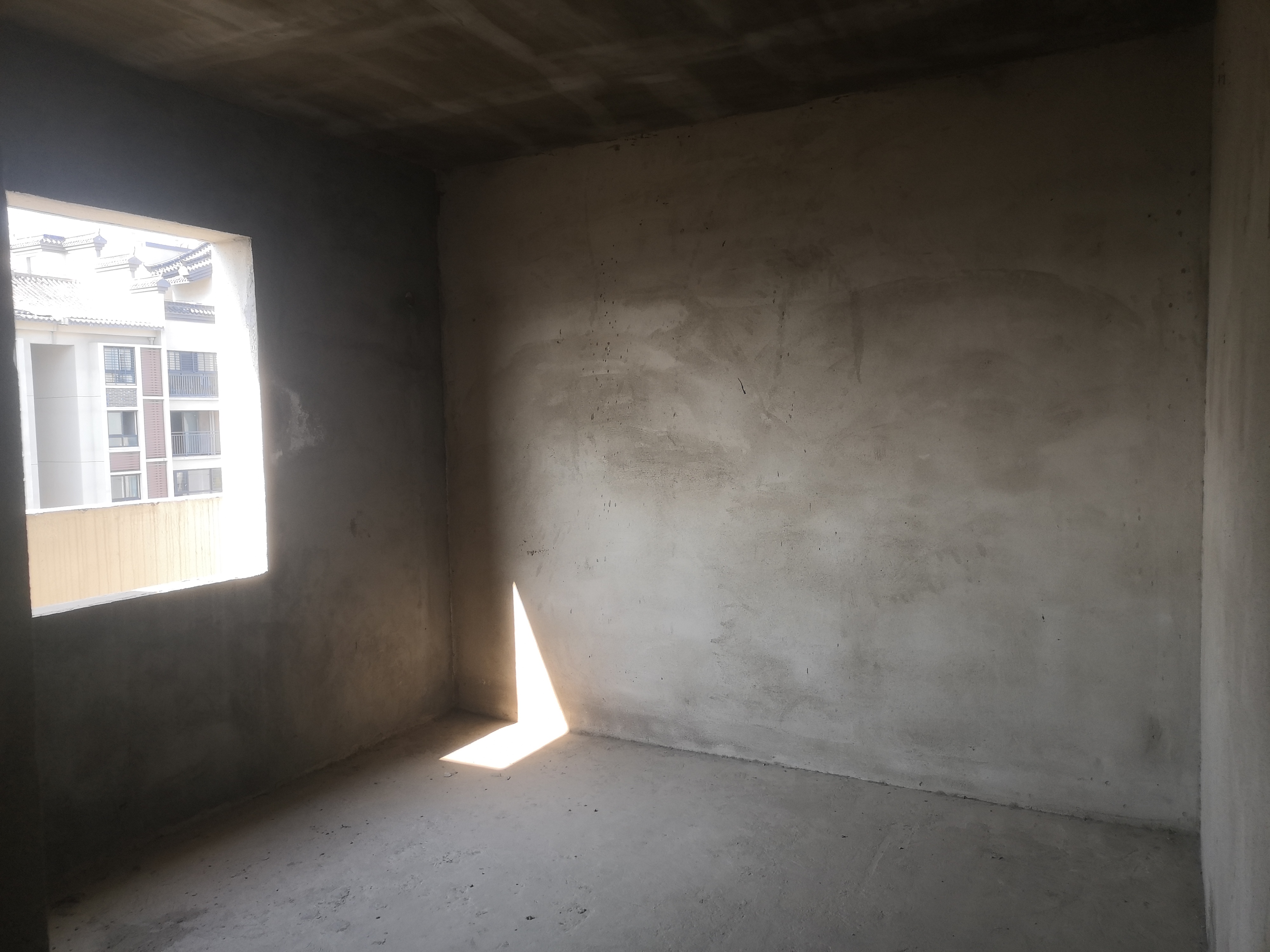 水云间毛坯高层小三房采光好视野好