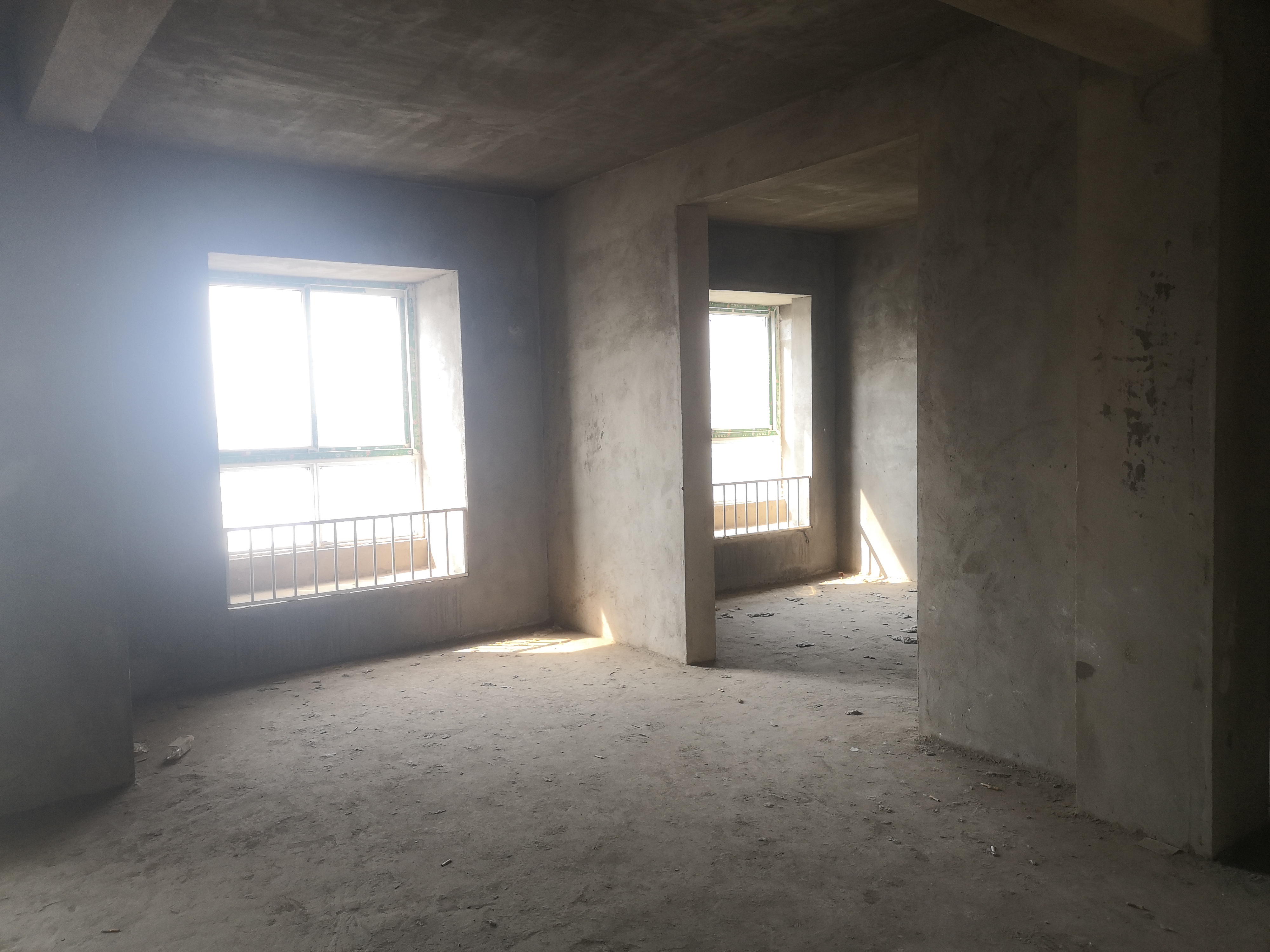 手扶两个W 水云间 3600滴电梯中间楼层 毛坯大三房 耍尽