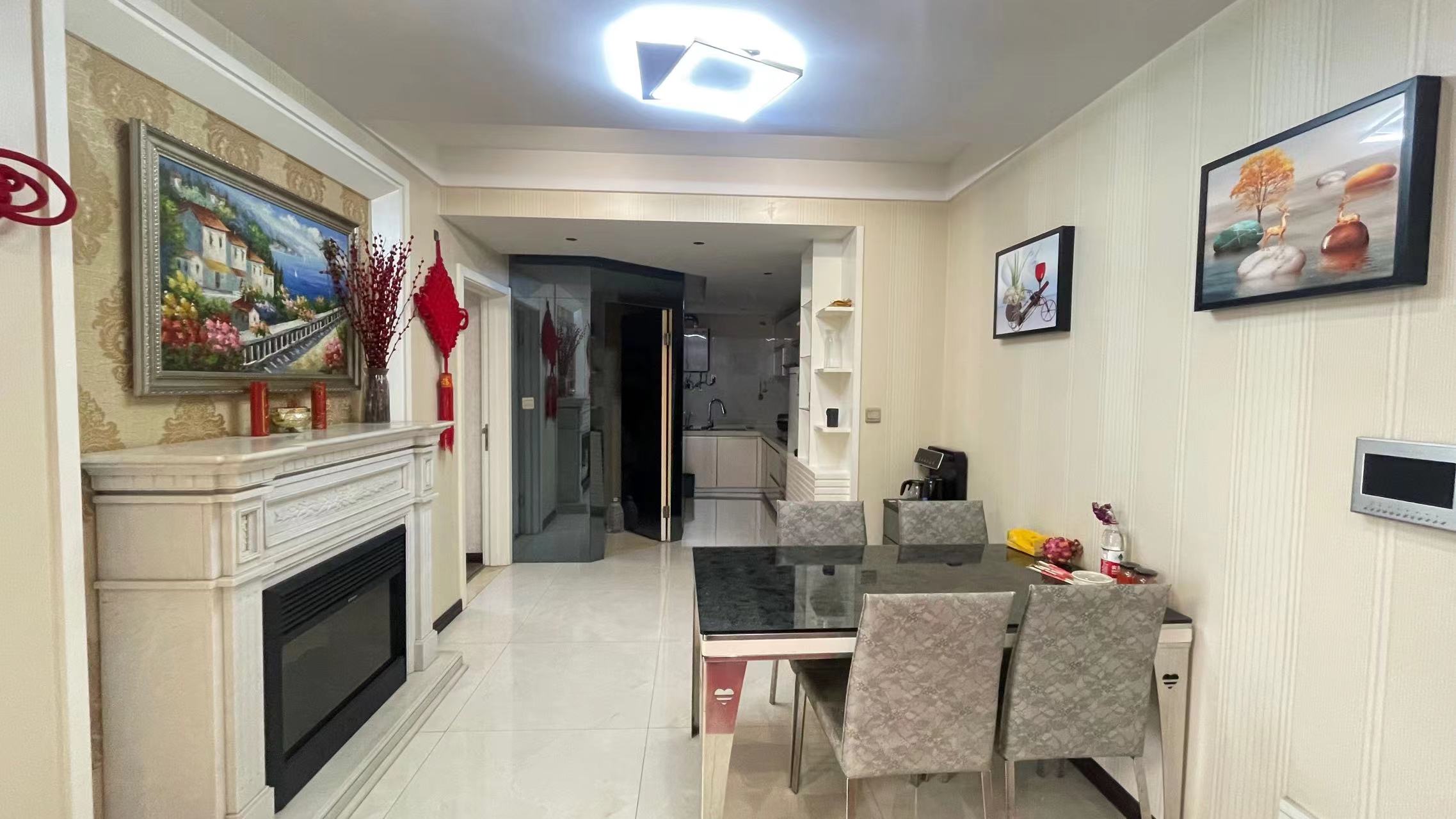 御台公馆，精装小三房..证件满二看房方便