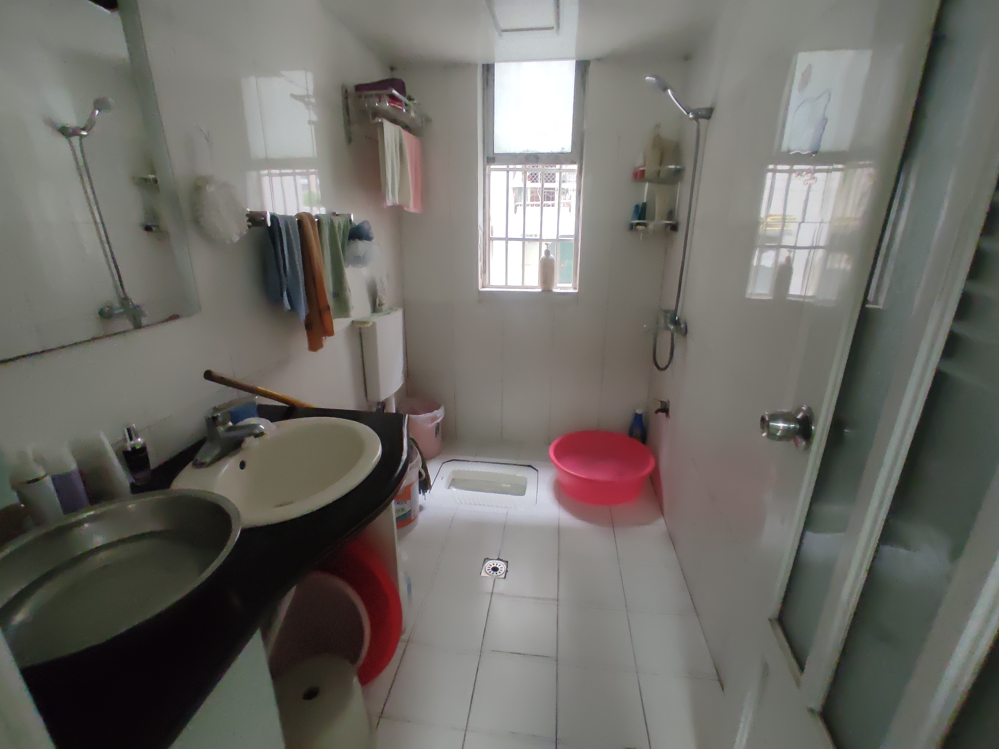 大洪小区精装复式三房.南北通透.小区有出场好停车.房子成色新.证件满二.看房约