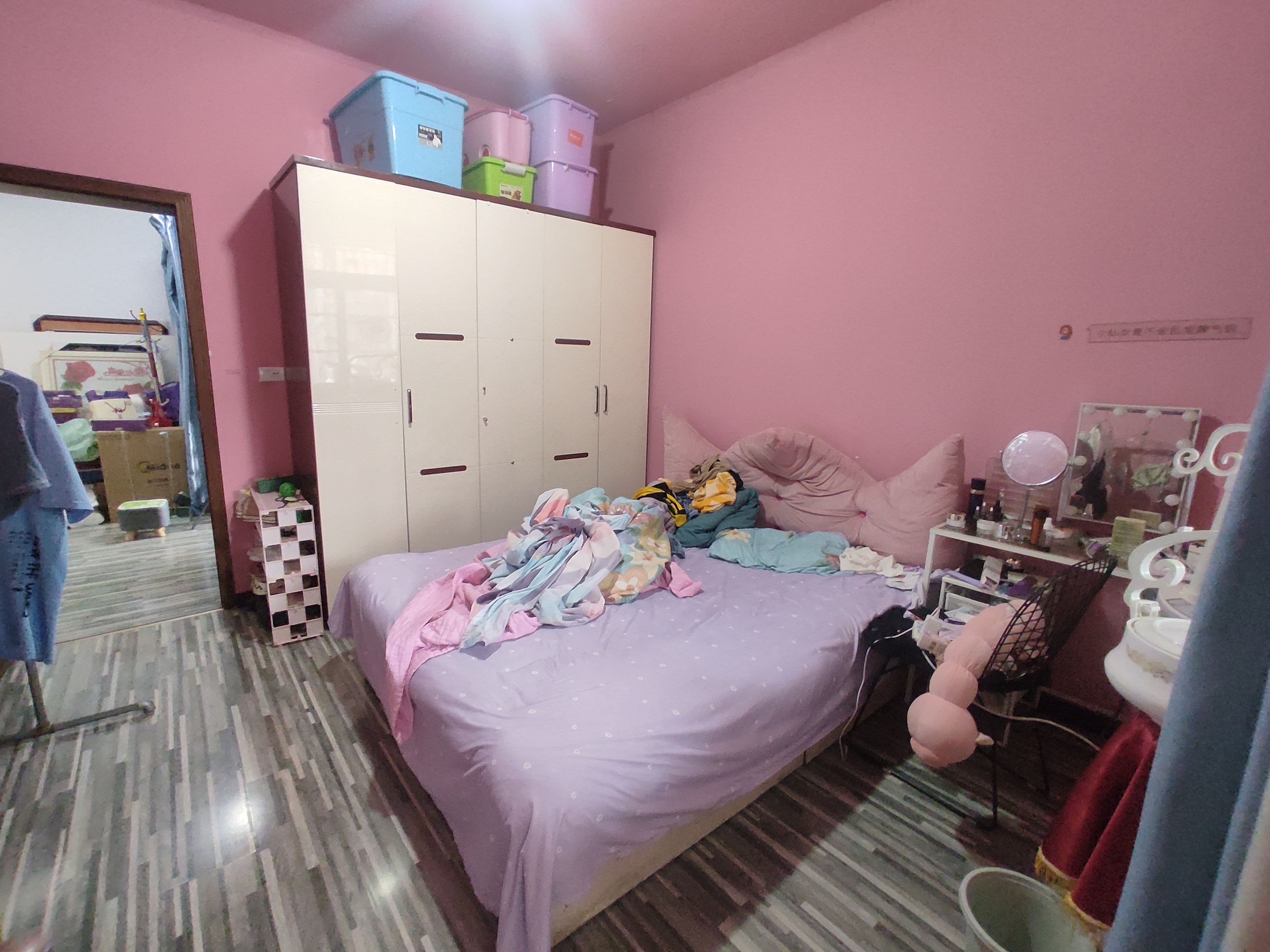 大洪小区精装复式三房.南北通透.小区有出场好停车.房子成色新.证件满二.看房约