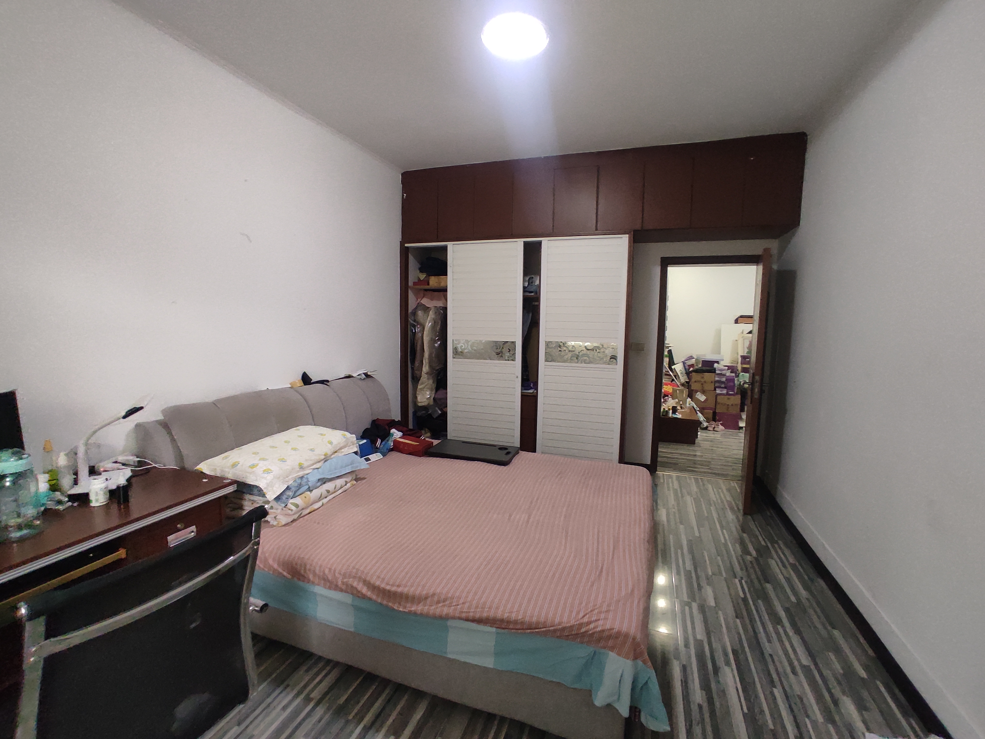 大洪小区精装复式三房.南北通透.小区有出场好停车.房子成色新.证件满二.看房约