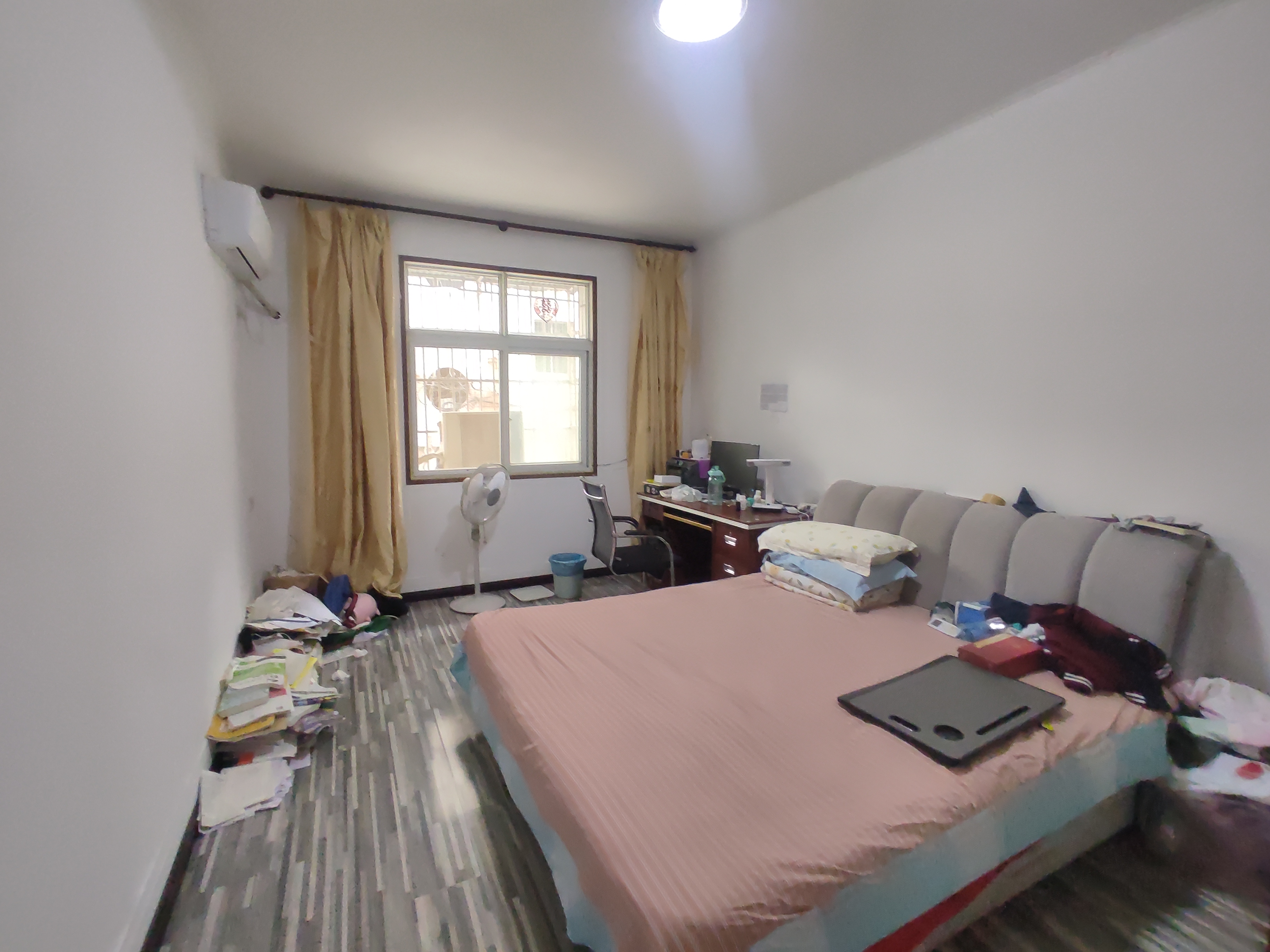 大洪小区精装复式三房.南北通透.小区有出场好停车.房子成色新.证件满二.看房约