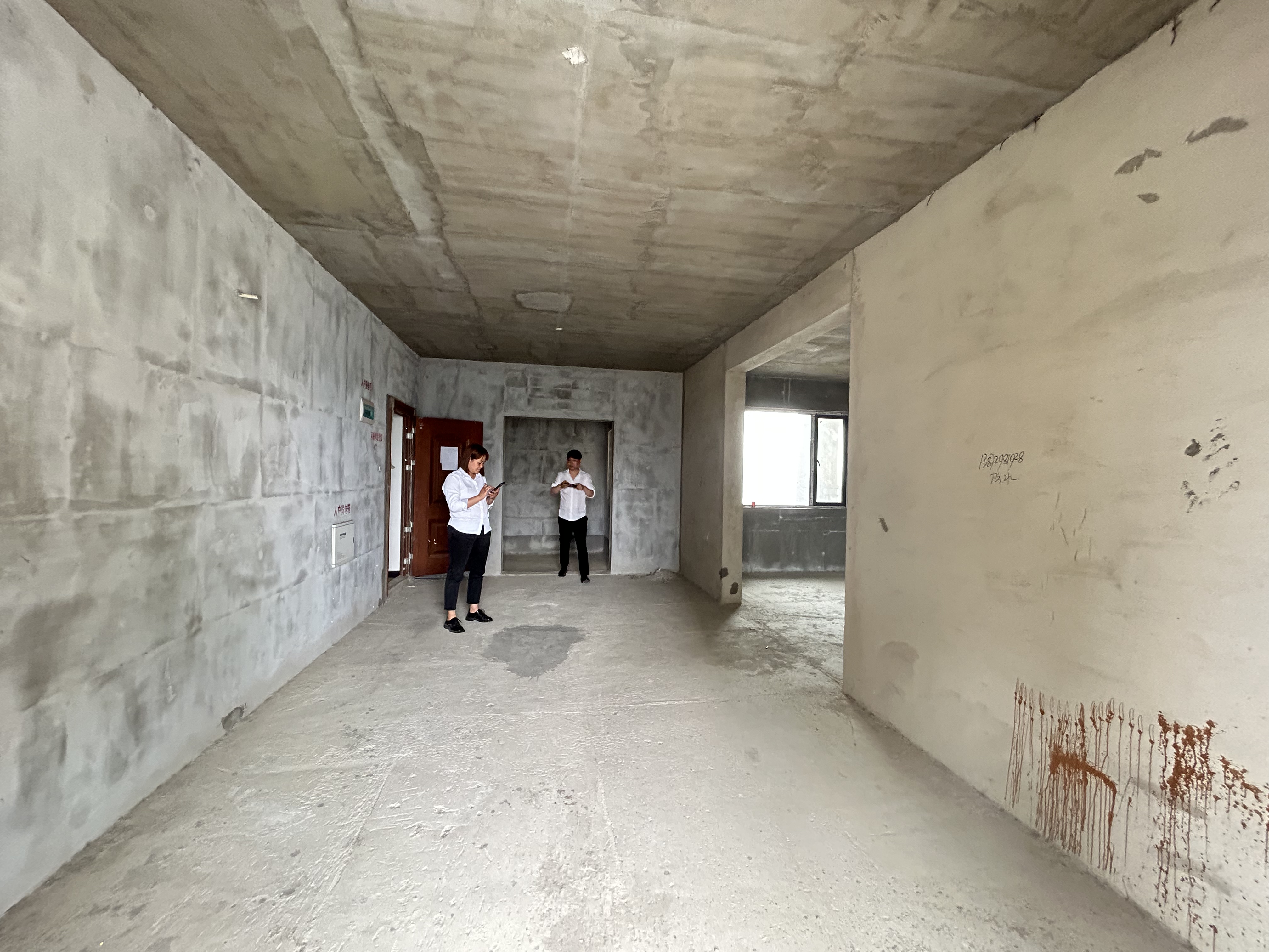 环球 毛坯满二 中高楼层 看房方便