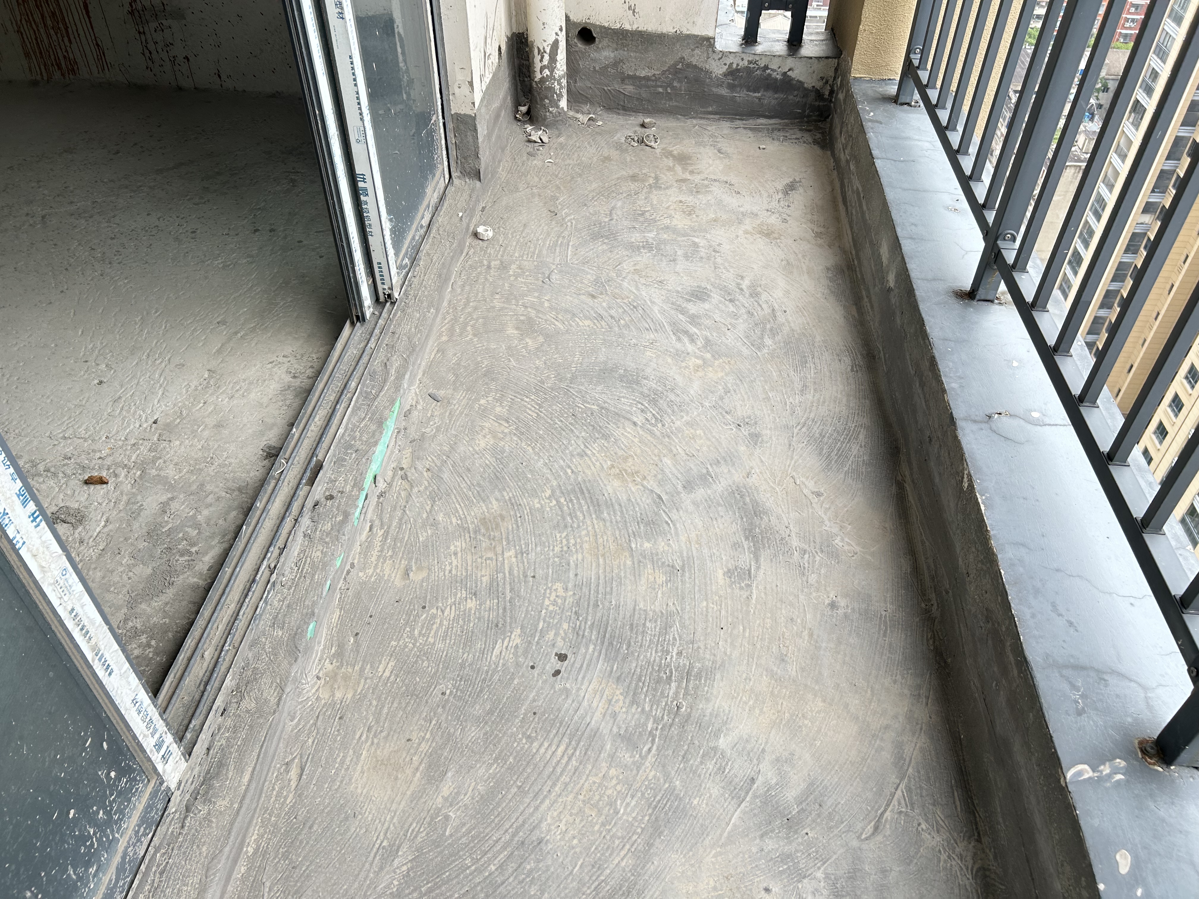 环球毛坯满二中高楼层看房方便