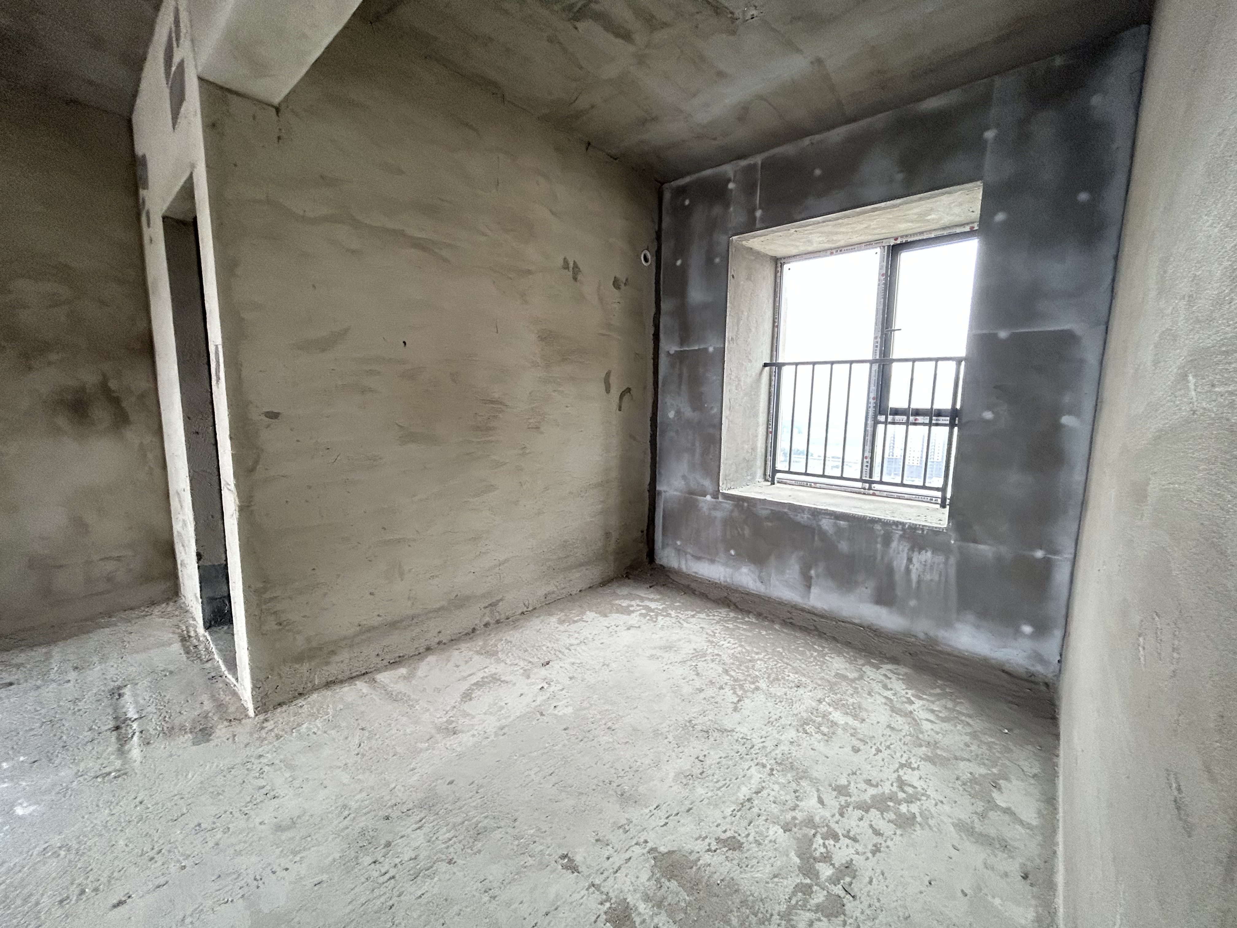 环球毛坯满二中高楼层看房方便