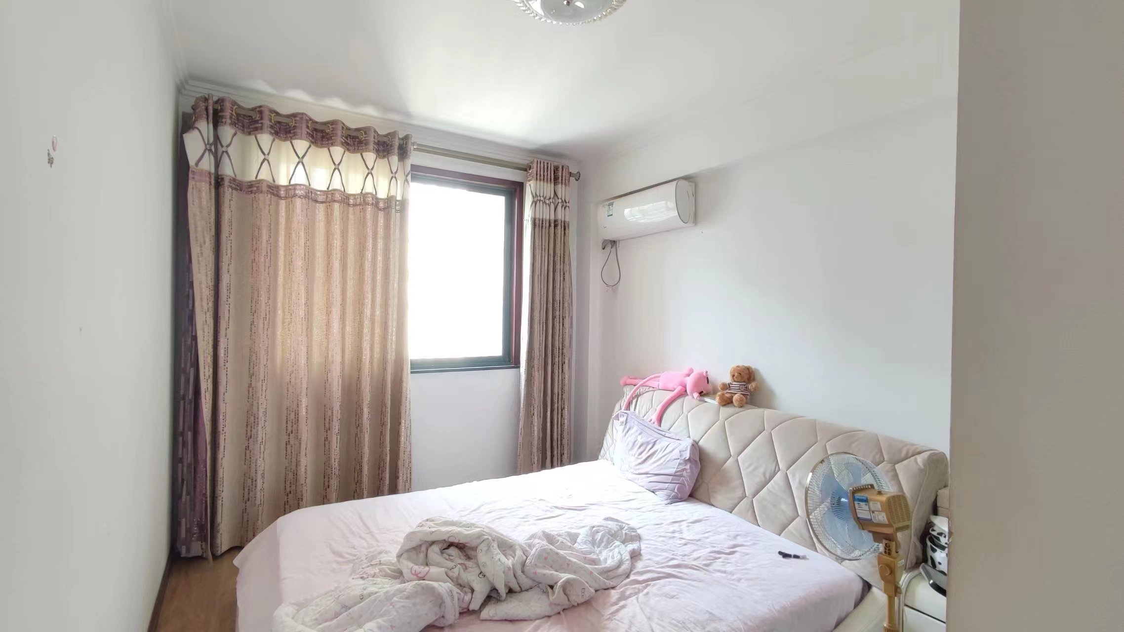 一品苑精装大三房楼层好所以采光好地段不消说的