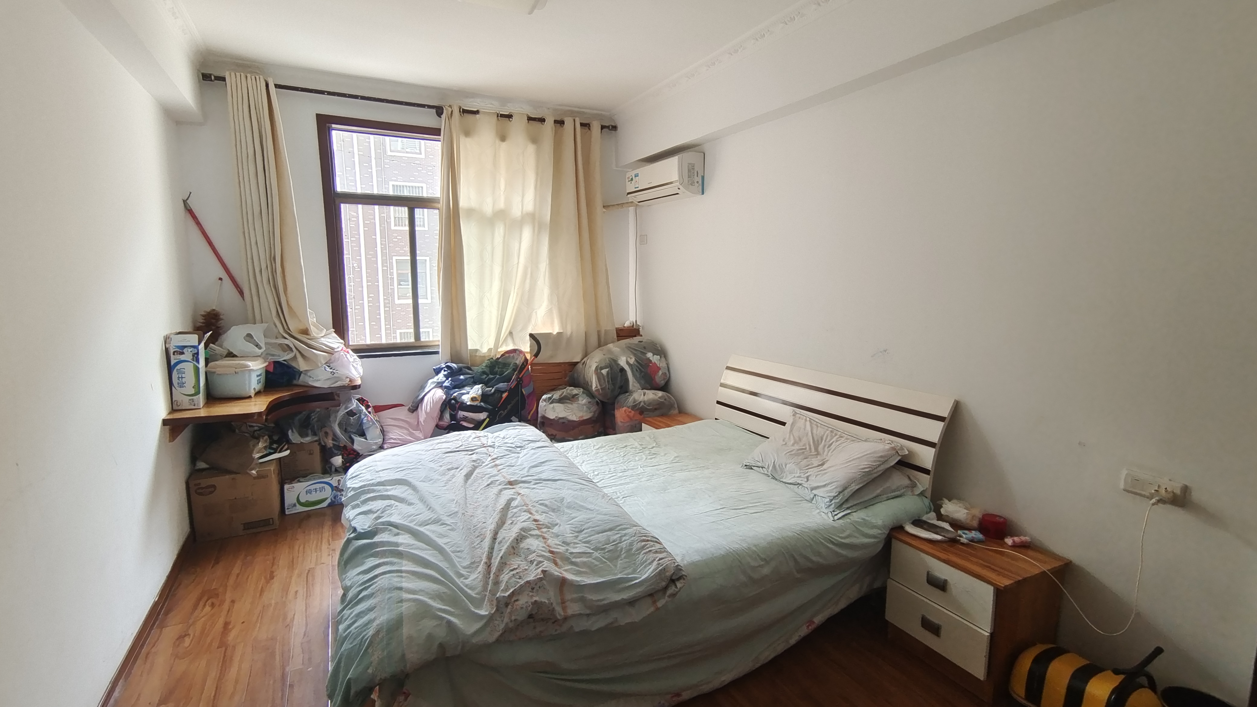 金诚花园可以出租电梯小高层.南北通透双阳台.看房方便.证件在手