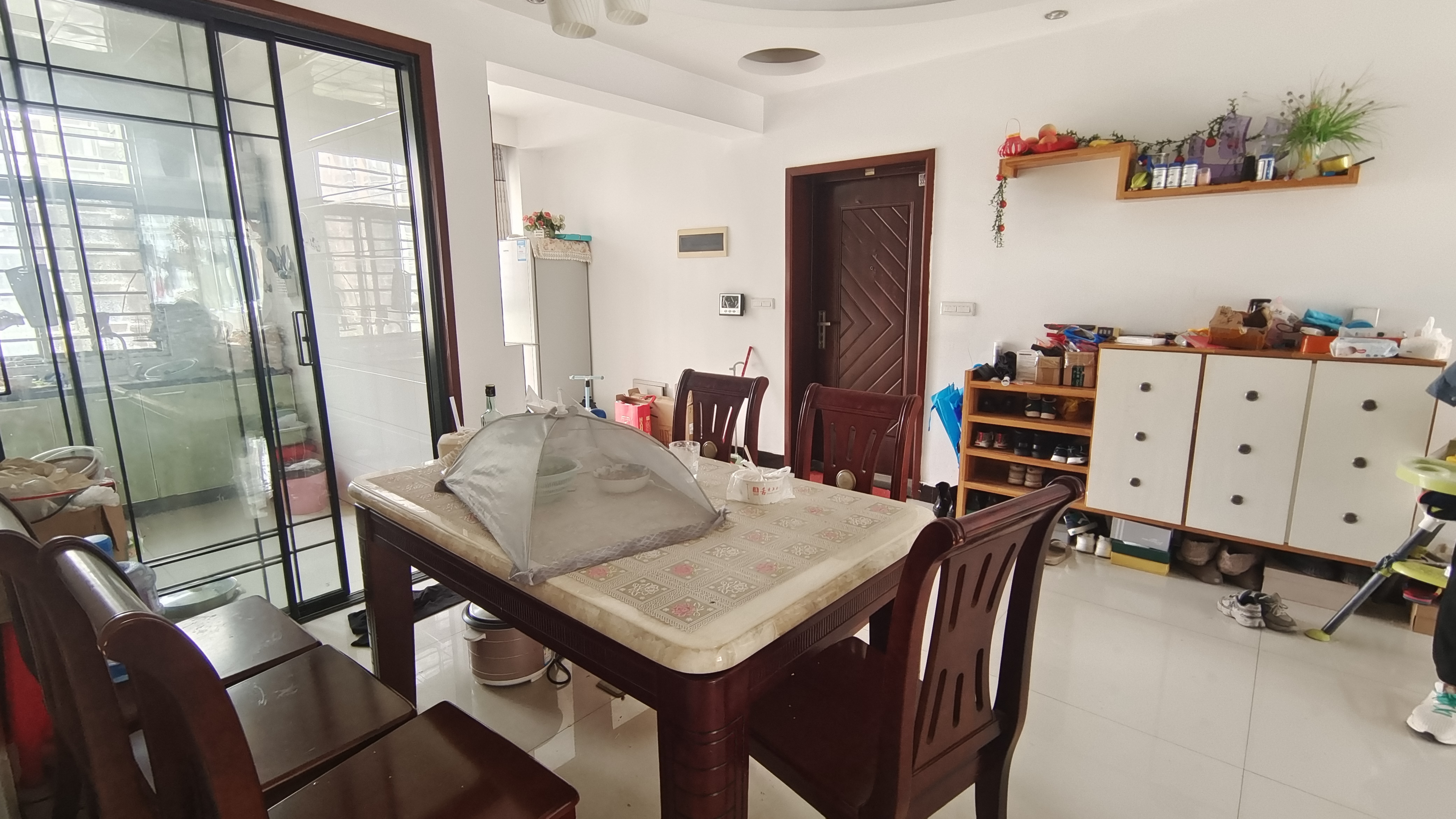 金诚花园可以出租电梯小高层.南北通透双阳台.看房方便.证件在手