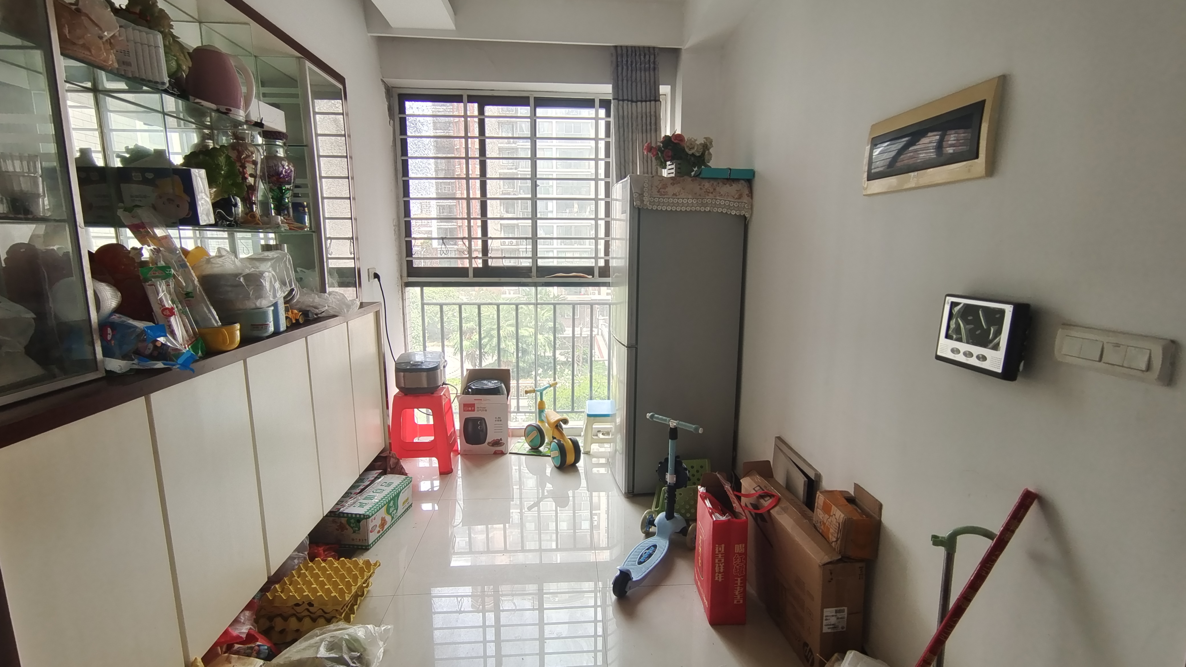 金诚花园可以出租电梯小高层.南北通透双阳台.看房方便.证件在手