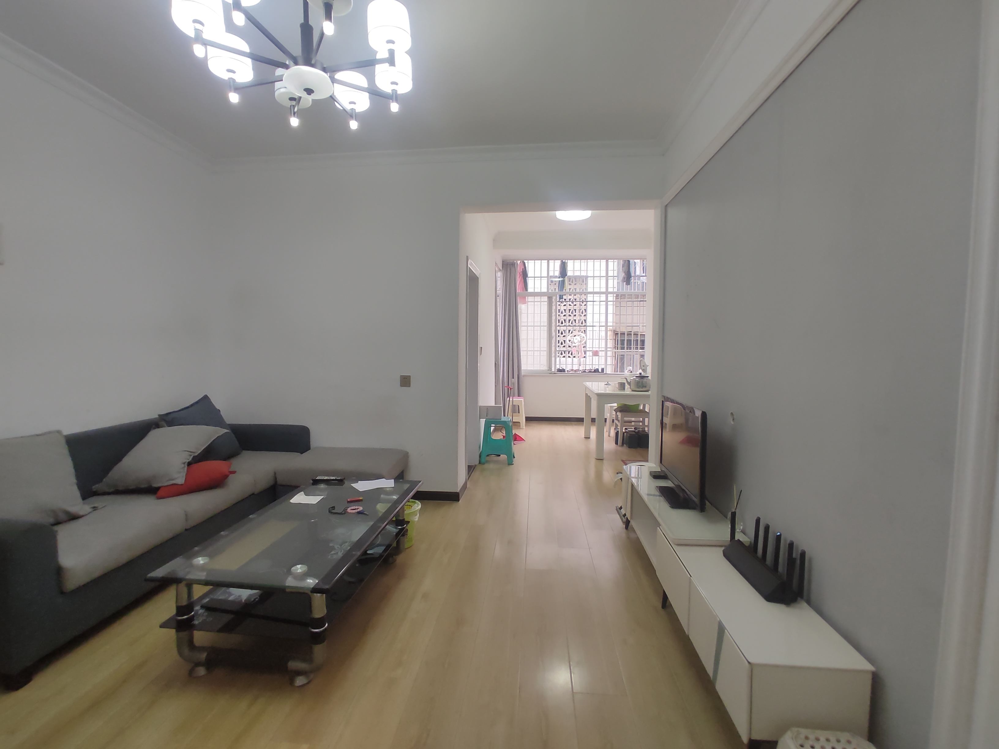 沙嘴供销社.沙嘴菜场旁.房子成色新.证件满二.看房方便