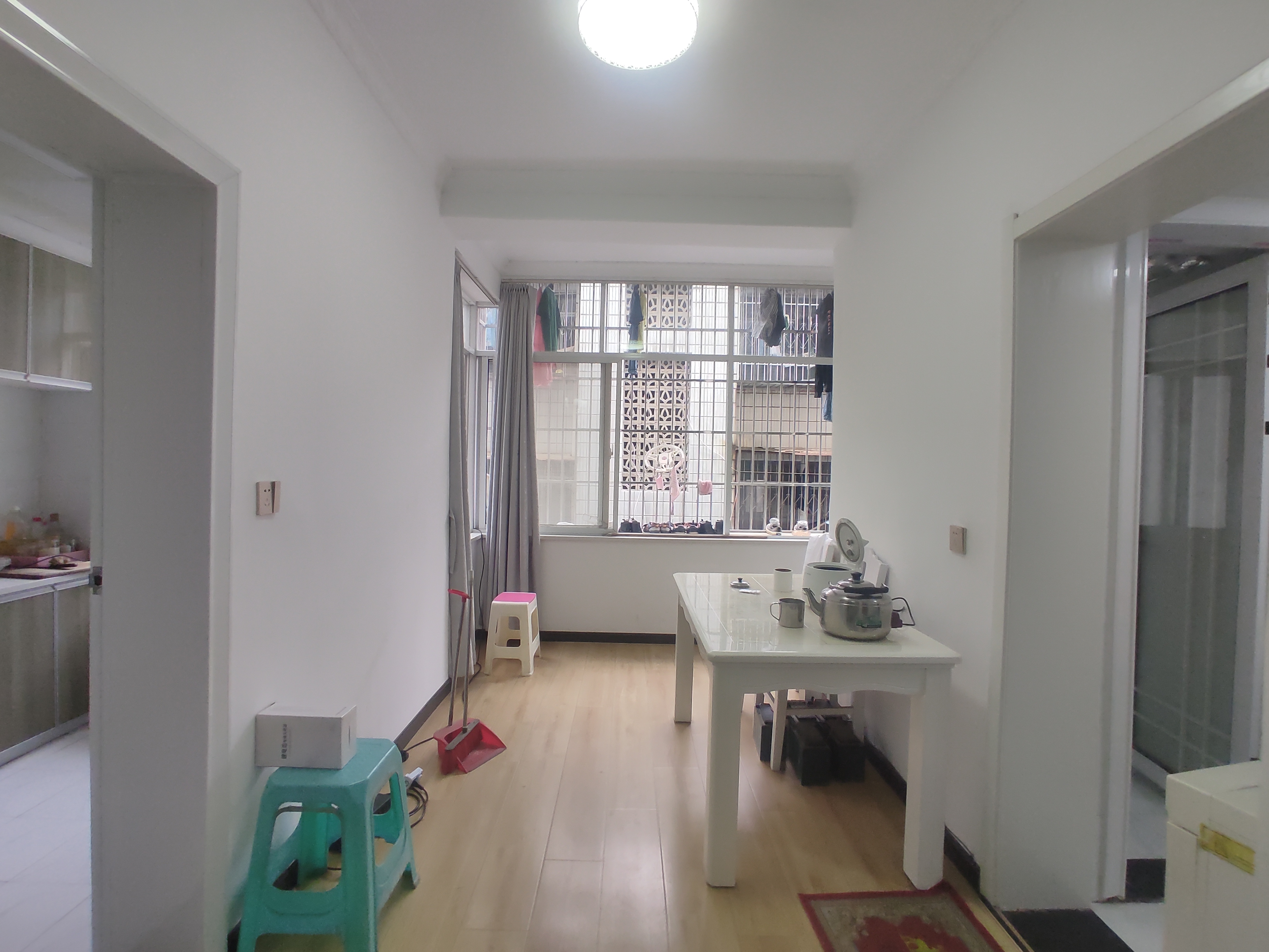 沙嘴供销社.沙嘴菜场旁.房子成色新.证件满二.看房方便