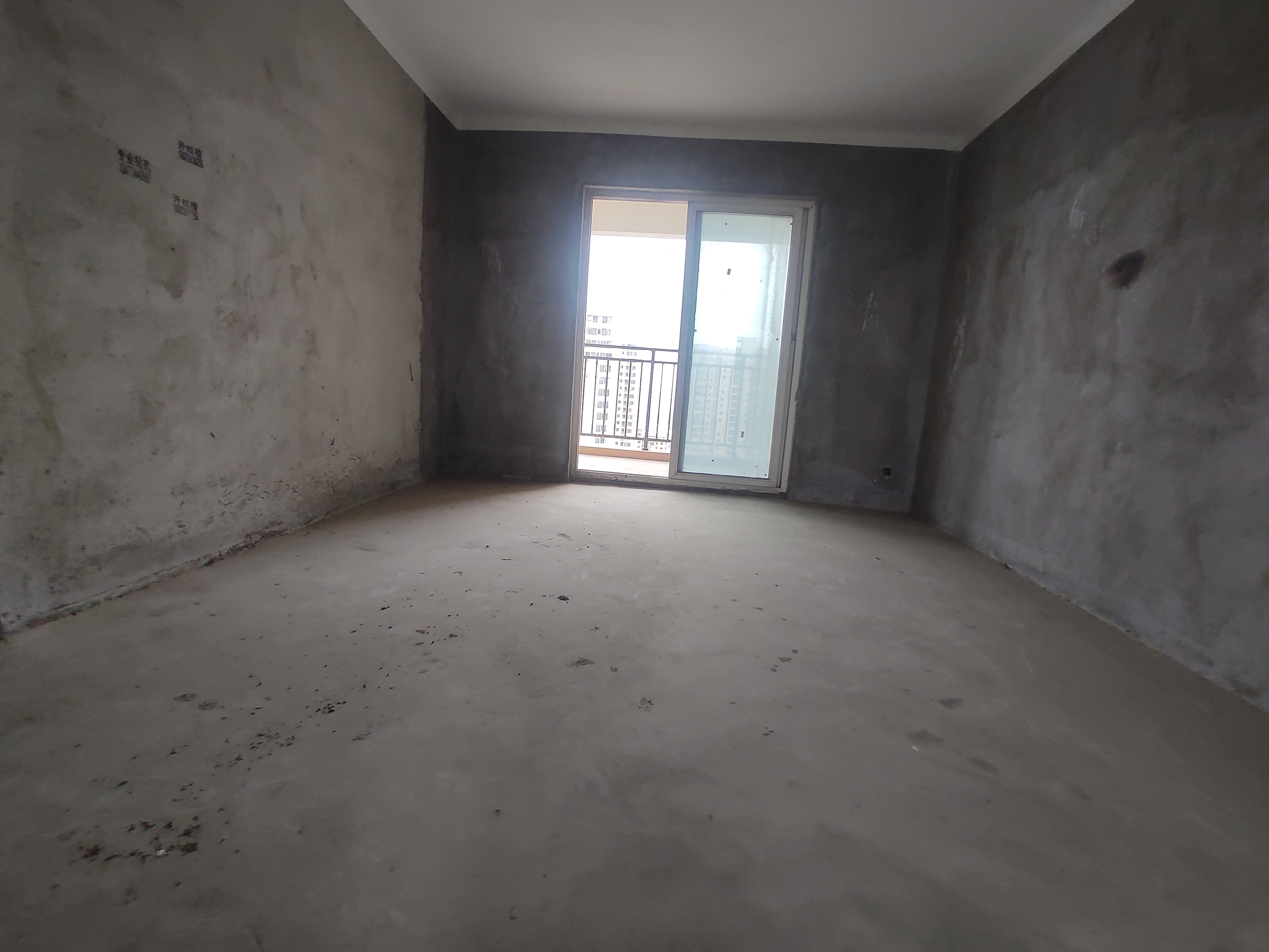 森林国际.毛坯大三房三开间朝南.证件满二.南北通透看房有钥匙