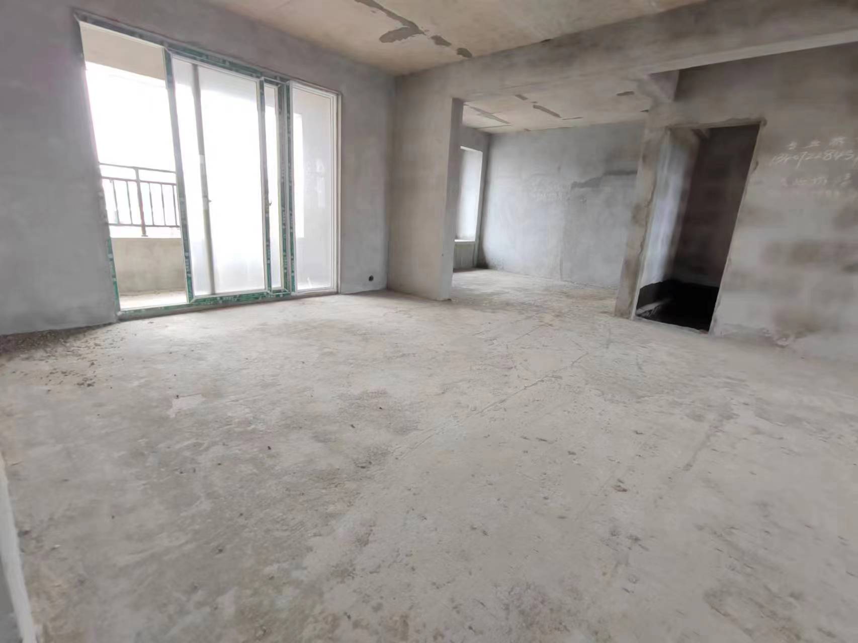 和合国际.毛坯大三房.學曲房.证件满二.看房方便