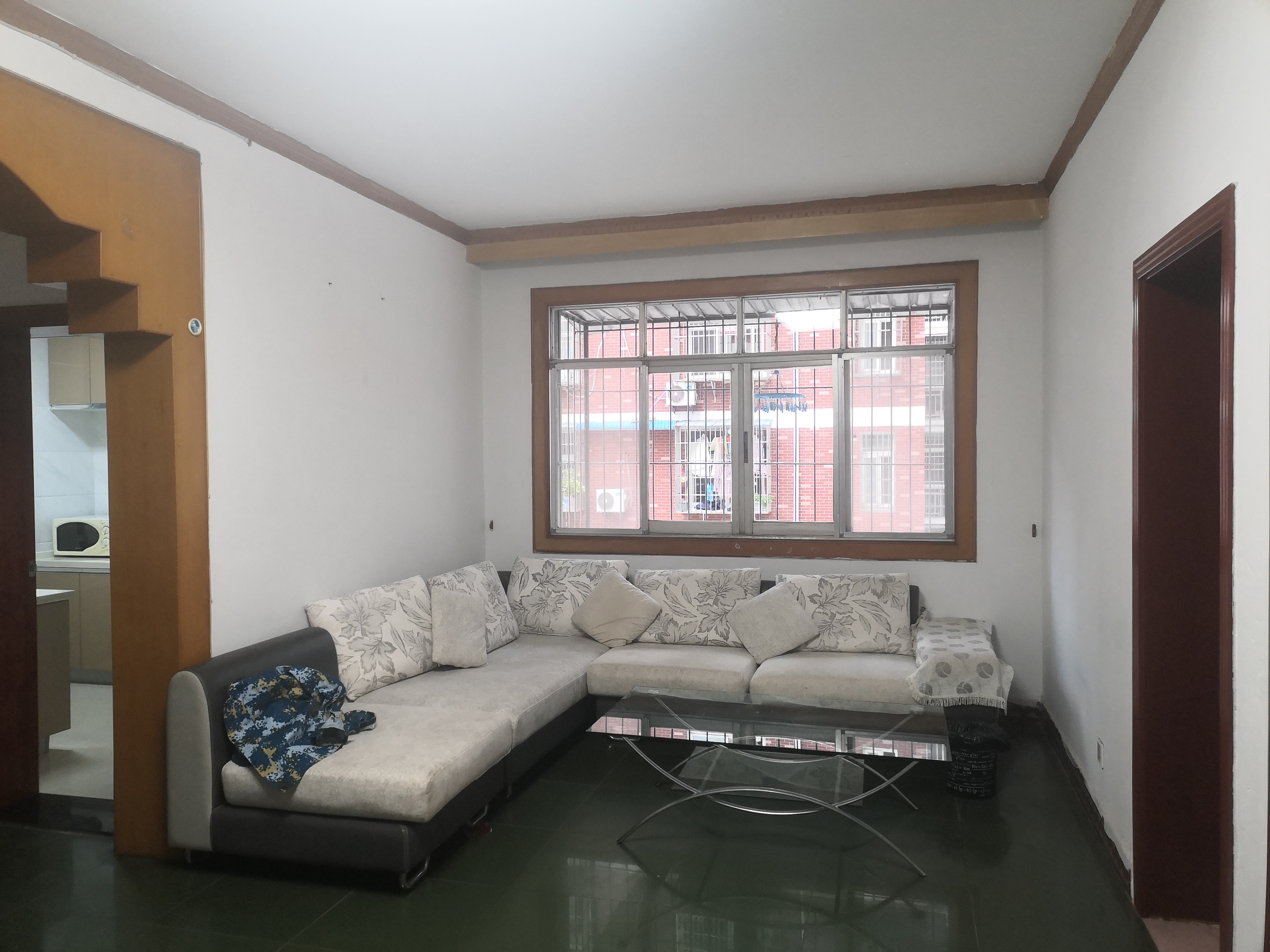 车站对面一招宿舍带装修三房好楼层好地段满二