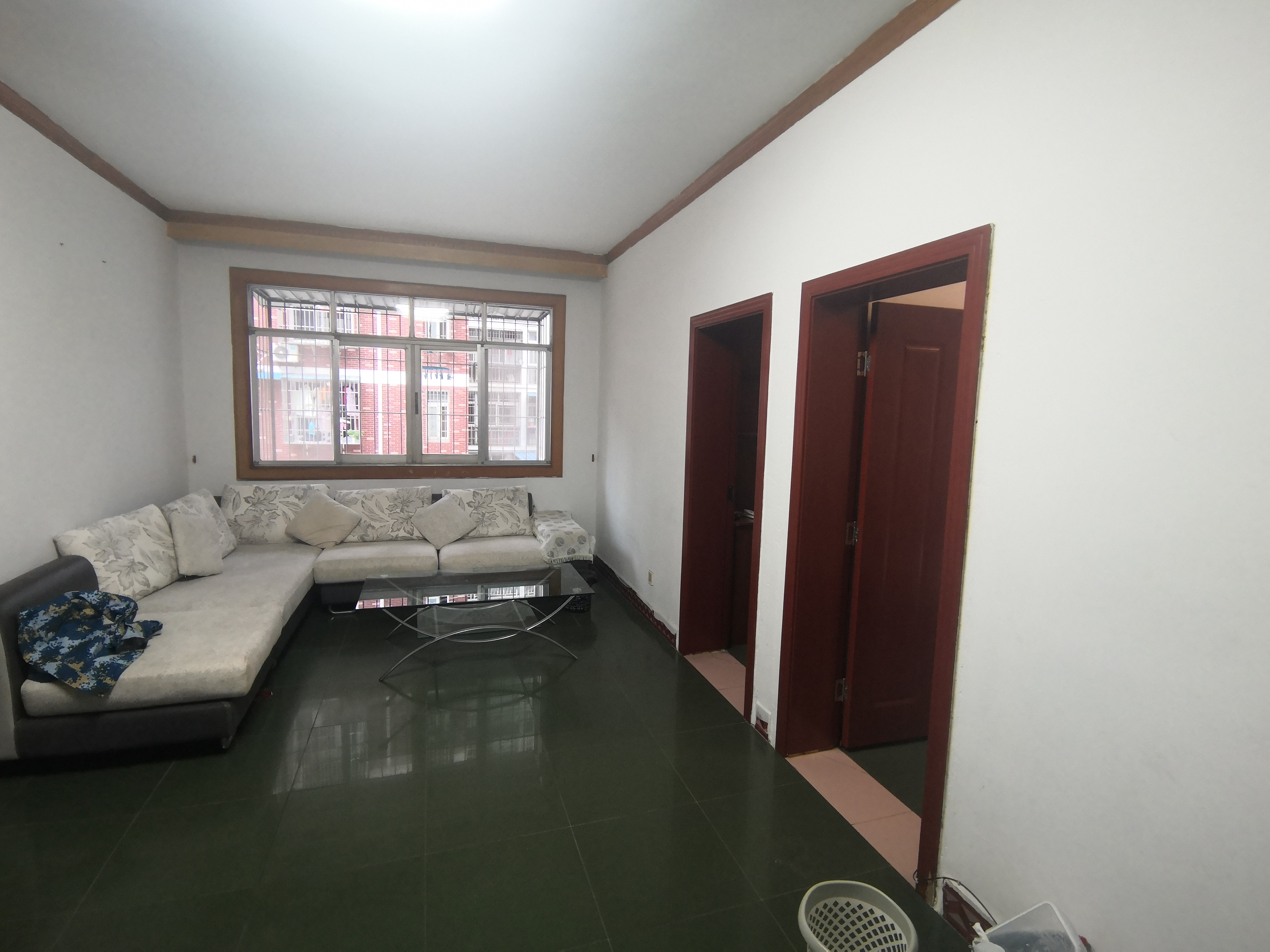 车站对面 一招宿舍  带装修三房 好楼层好地段 满二