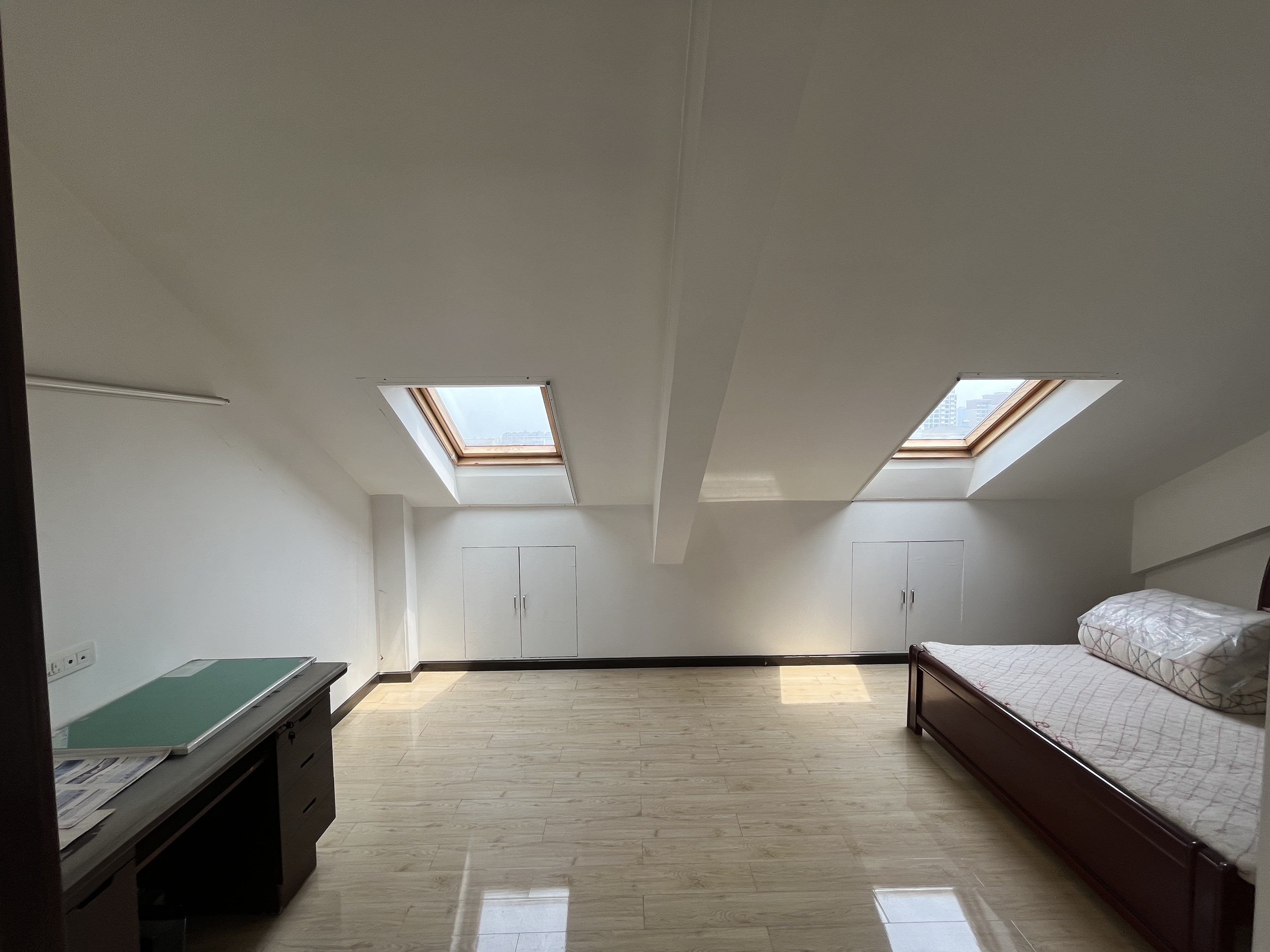 德政园香香榭里步梯复式楼买一送一.精装成色新.看房方便