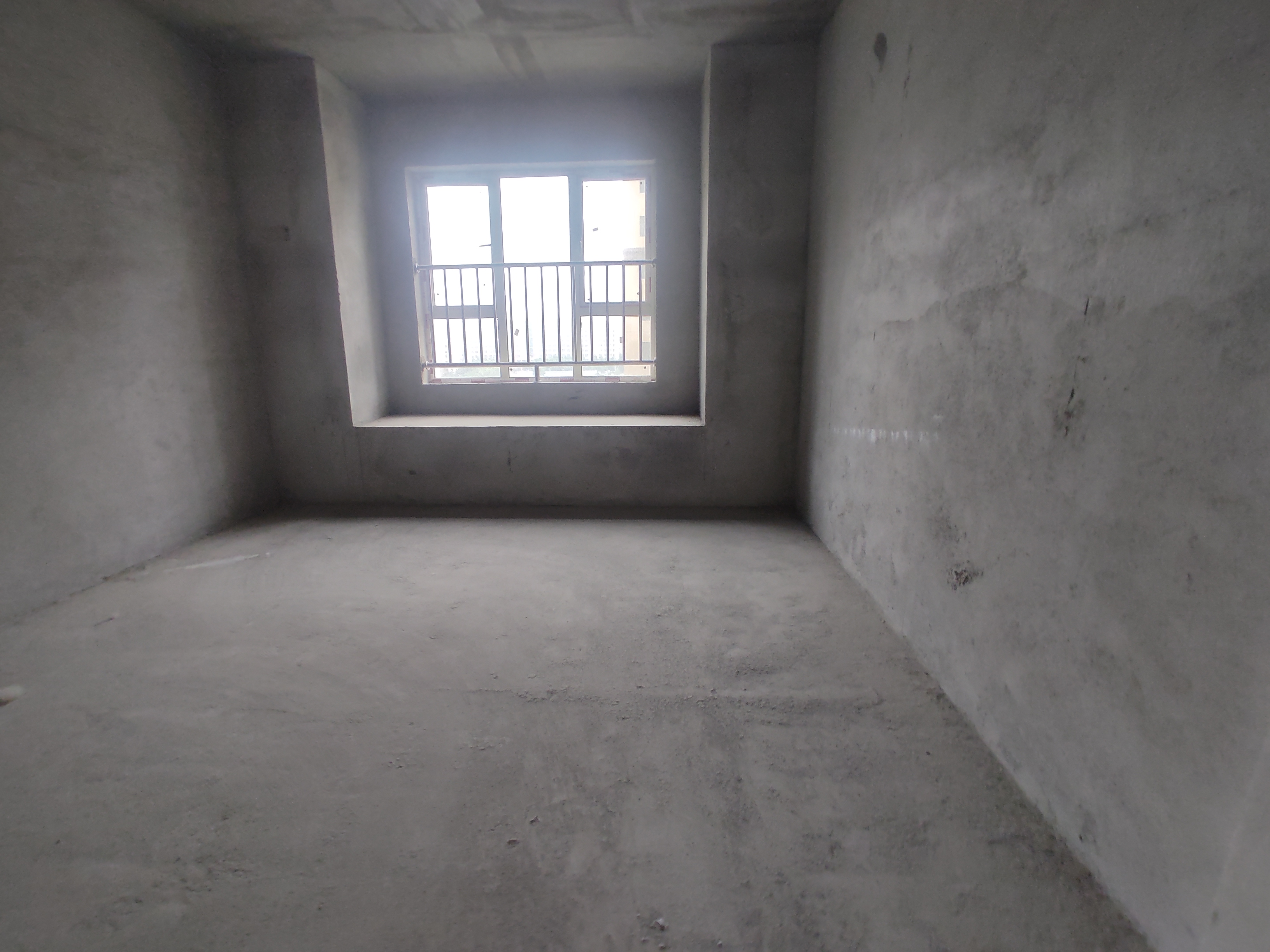 彭场上品金苑.毛坯大三房.南北通透.钥匙看房