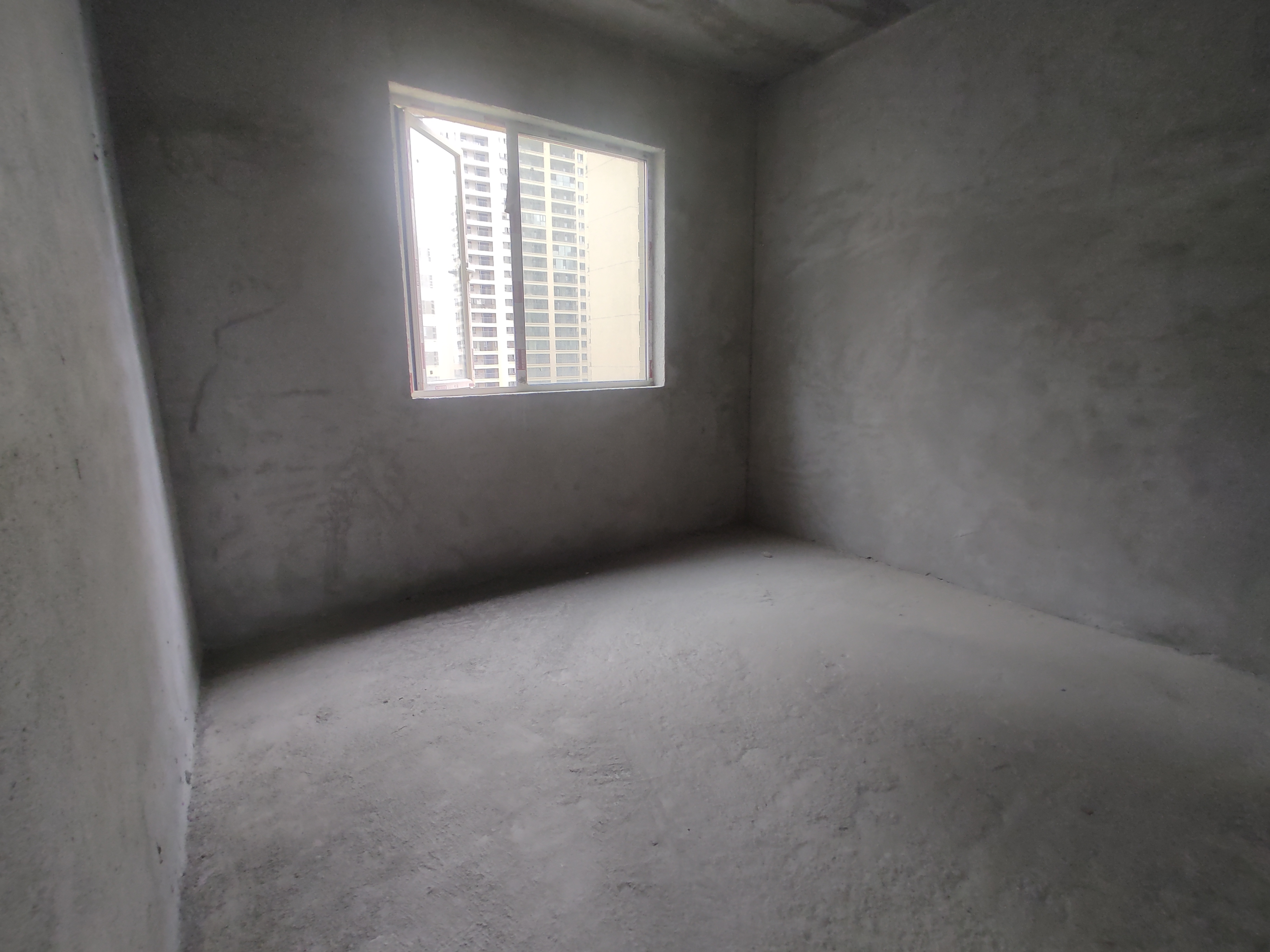 彭场上品金苑.毛坯大三房.南北通透.钥匙看房