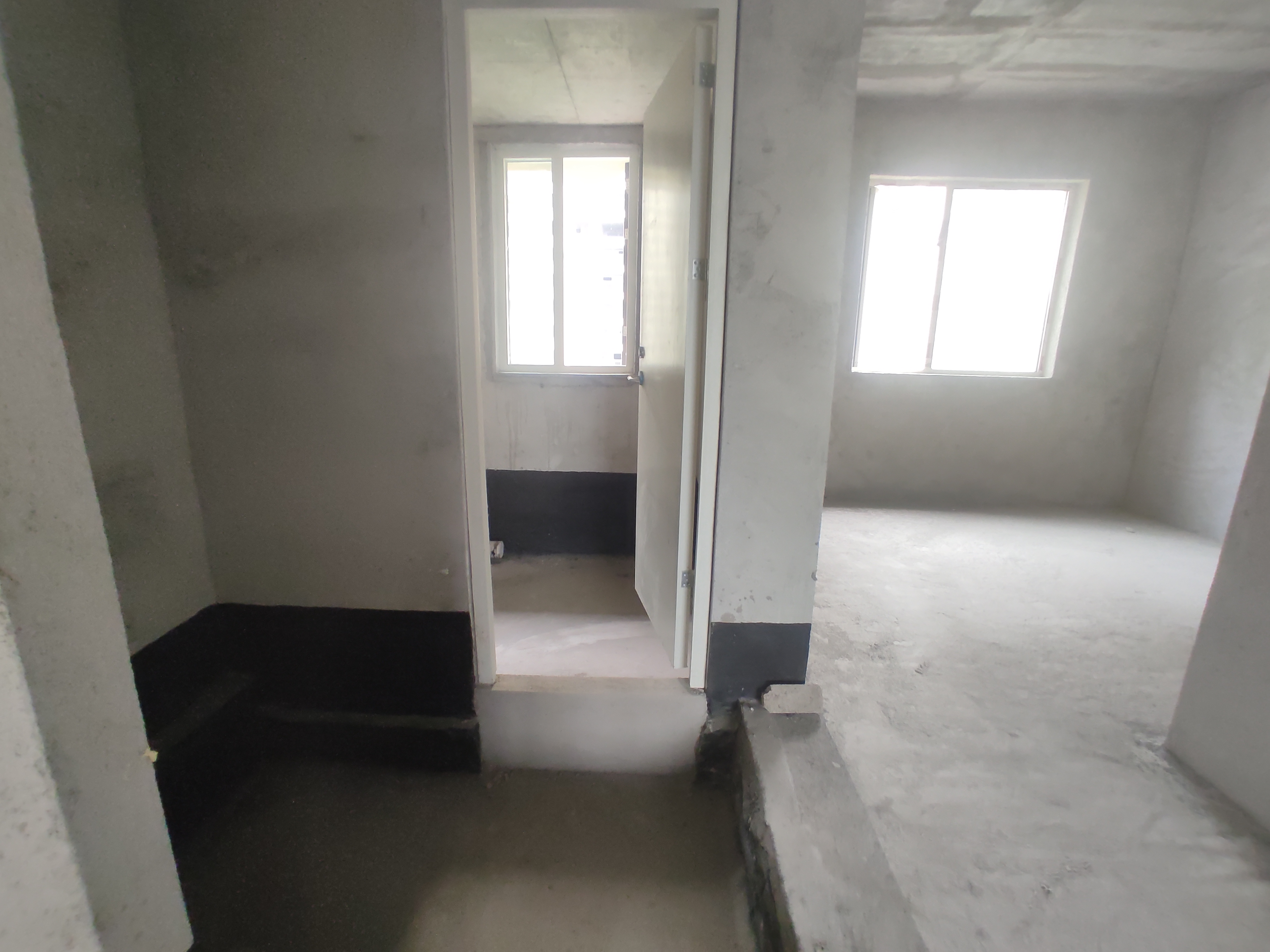 彭场上品金苑.毛坯大三房.南北通透.钥匙看房