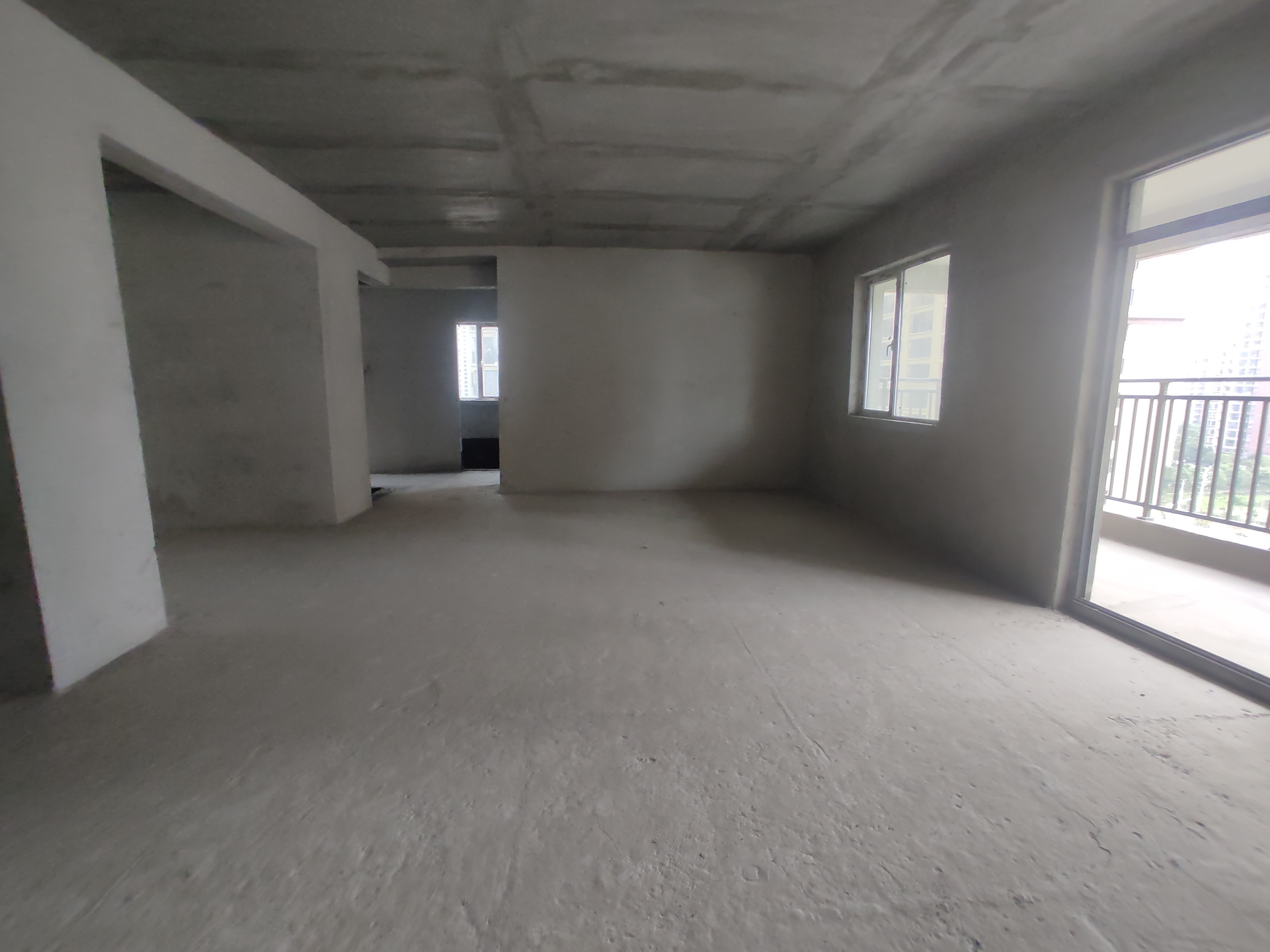 彭场上品金苑.毛坯大三房.南北通透.钥匙看房