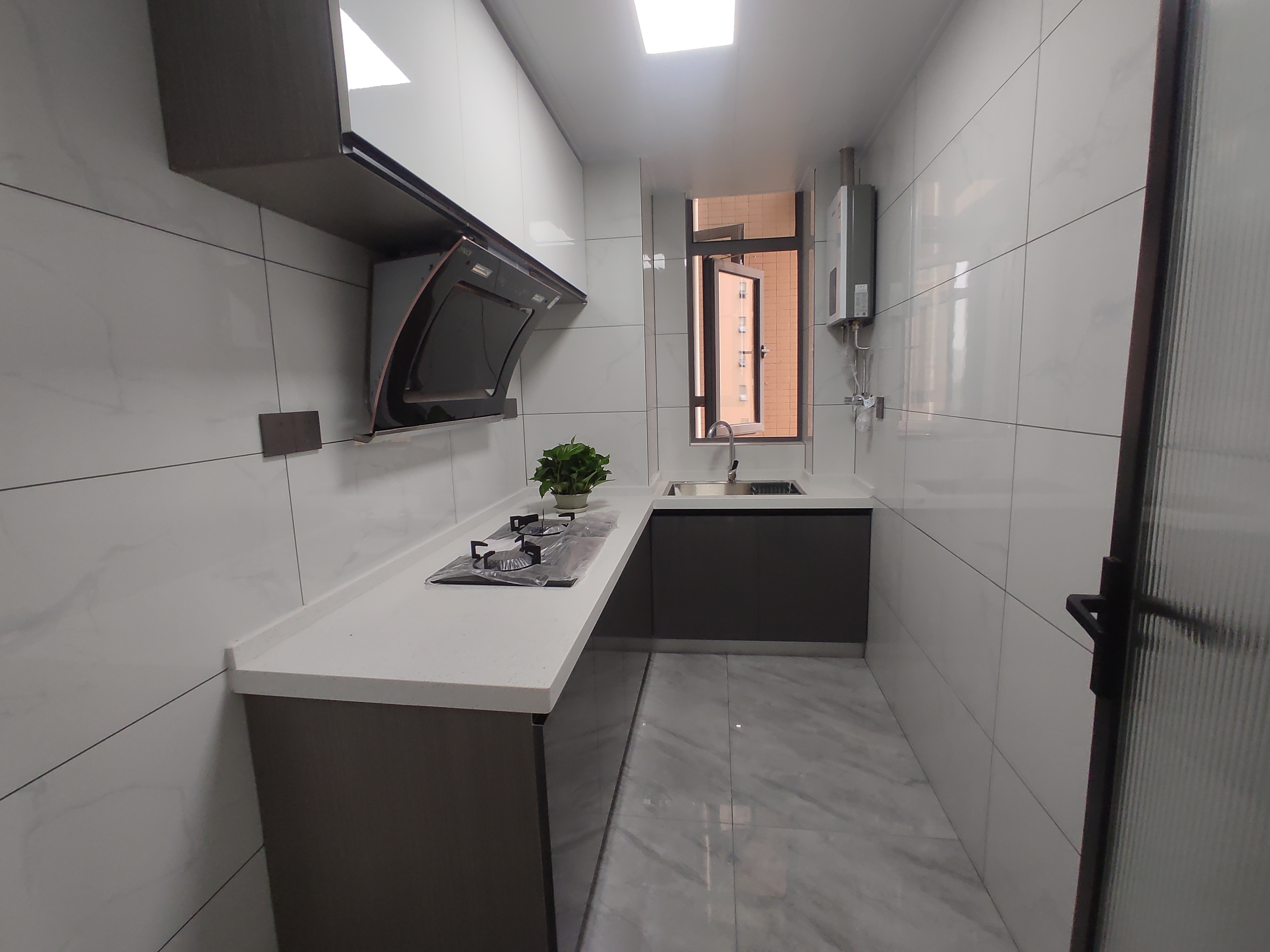 紫润尚城.全新装修三房.证件满二.看房有钥匙