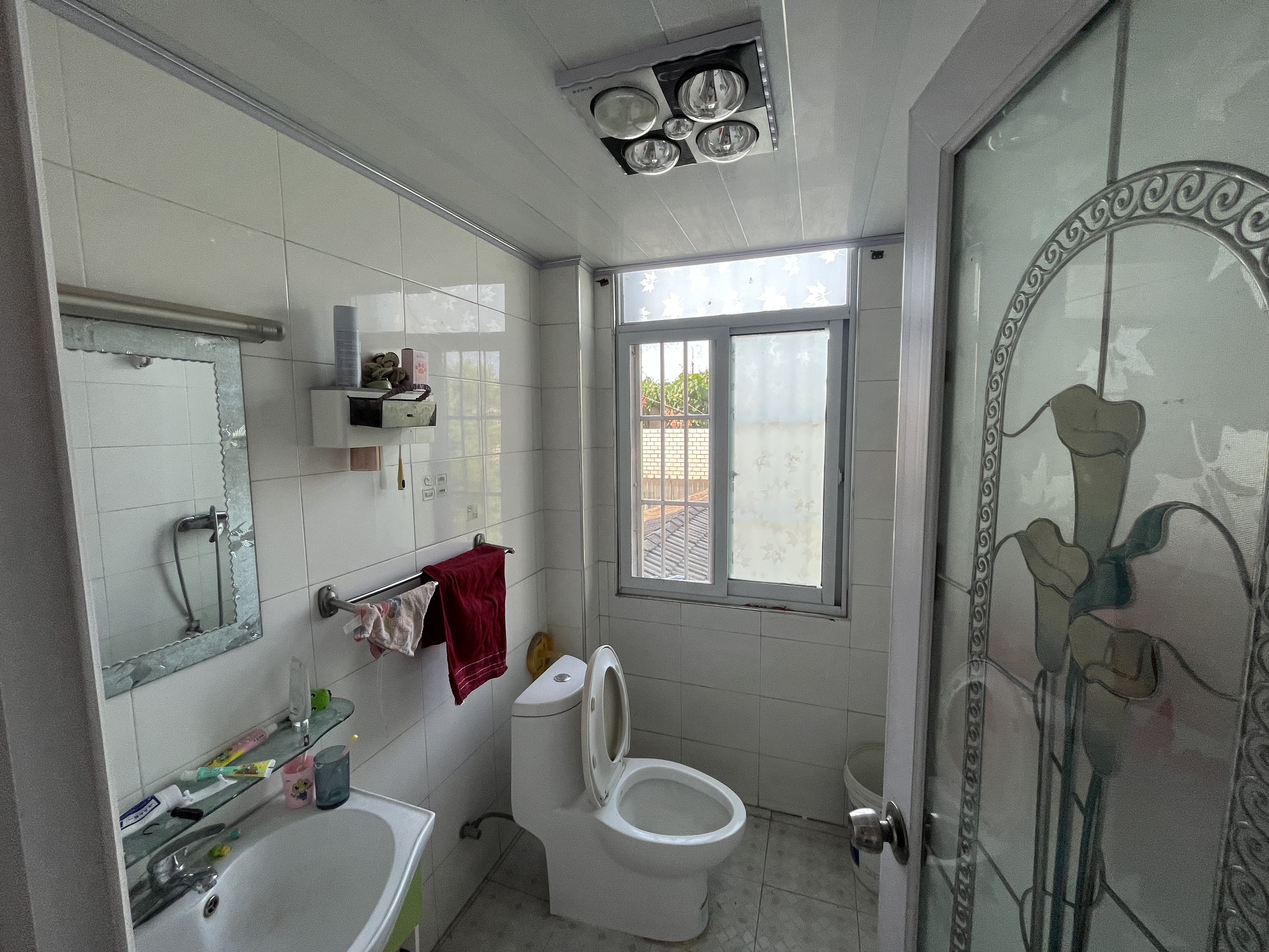 怡景花园沃尔玛旁精装两房步梯好楼层看房方便