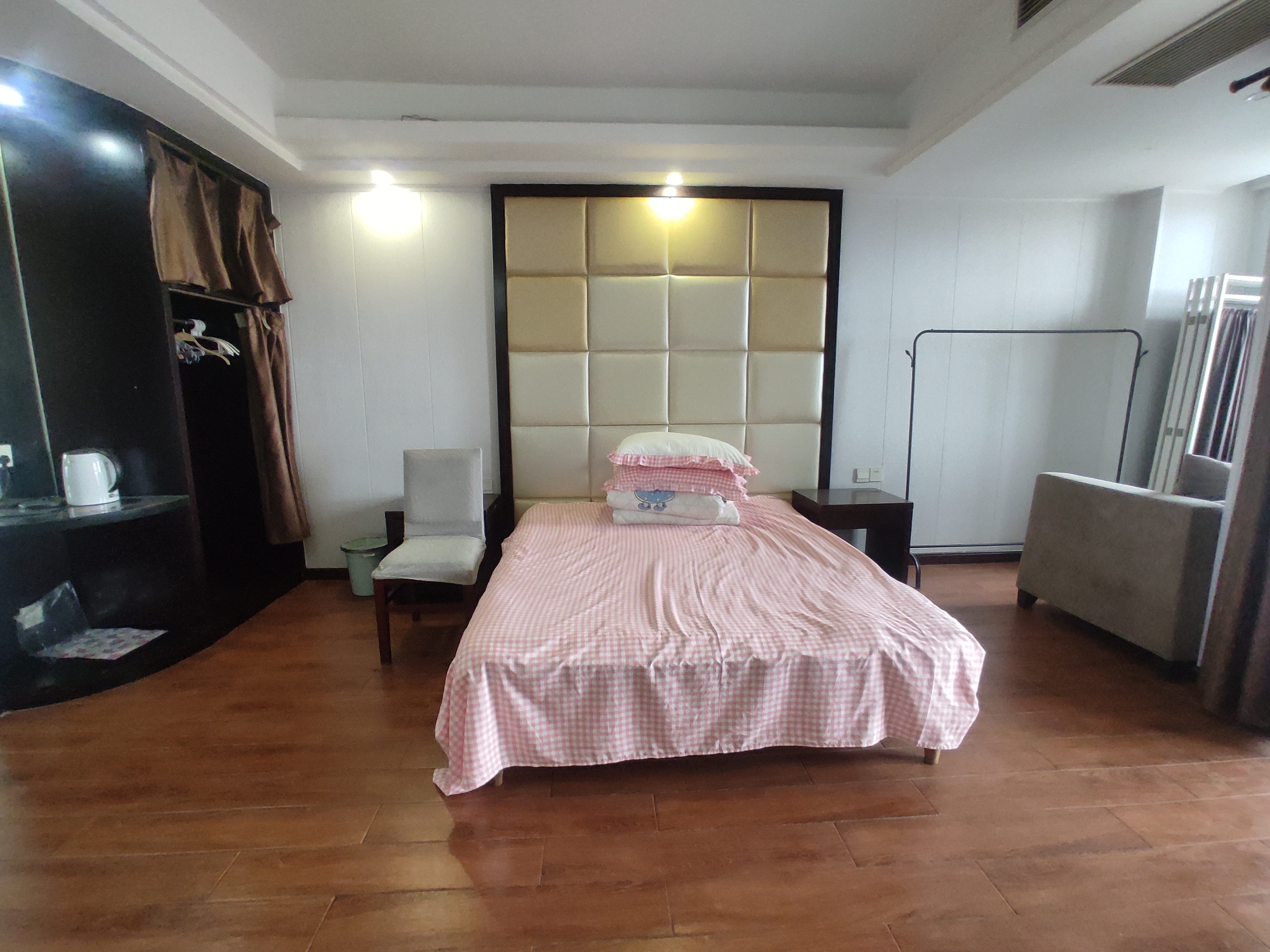 凯宾斯御景名邸.三医院旁精装小户型证件满二