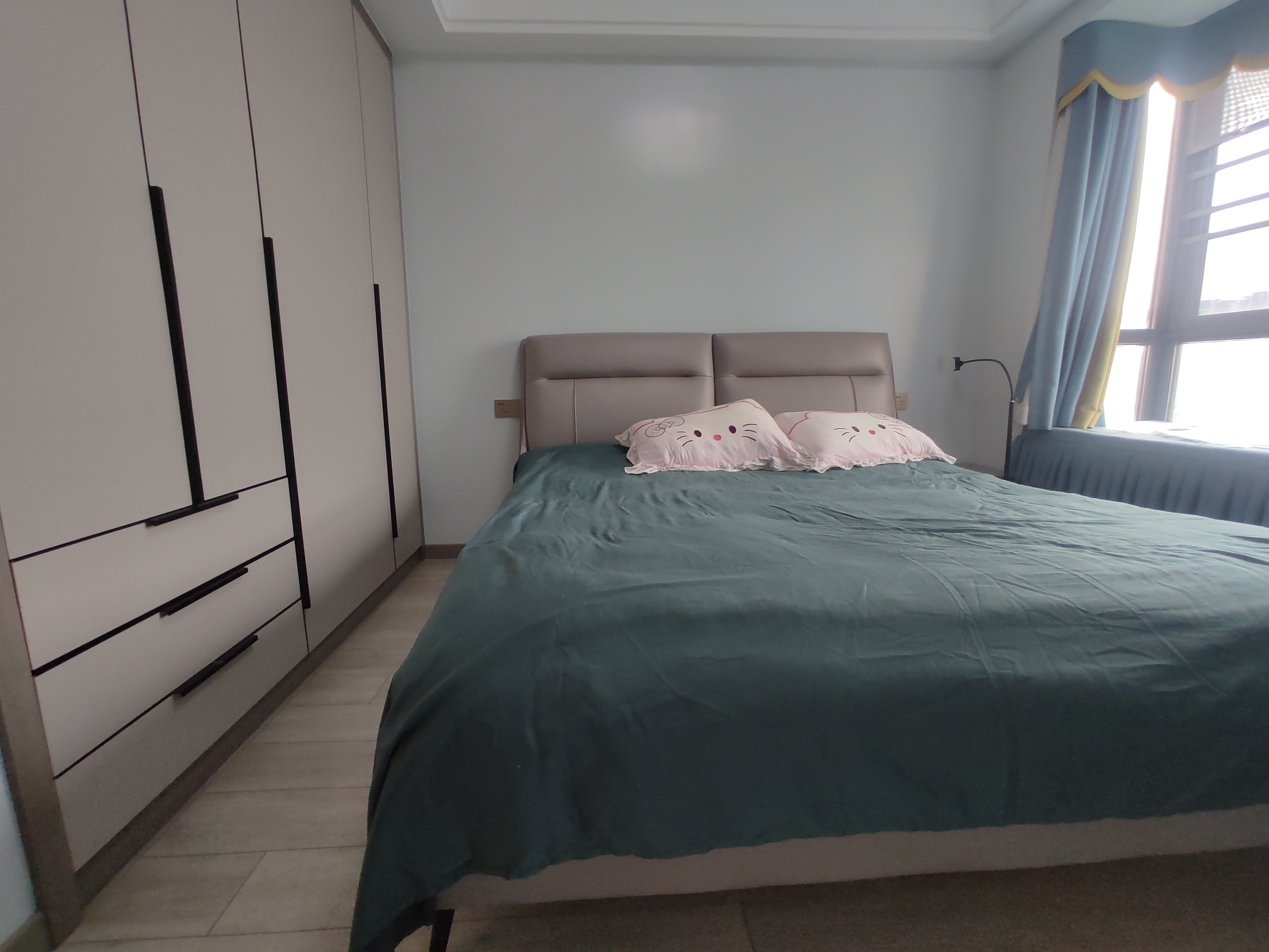 学府名都.全屋品牌装修大三房.南北通透.证件满二.看房方便