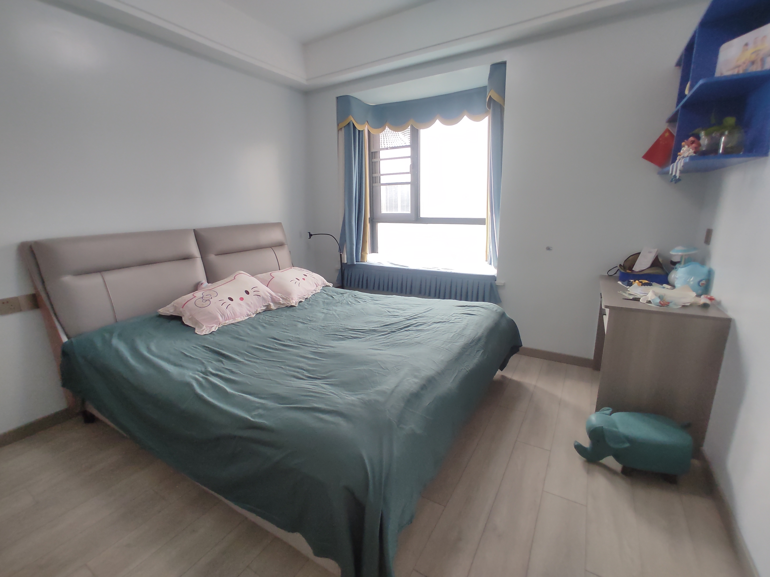 学府名都.全屋品牌装修大三房.南北通透.证件满二.看房方便