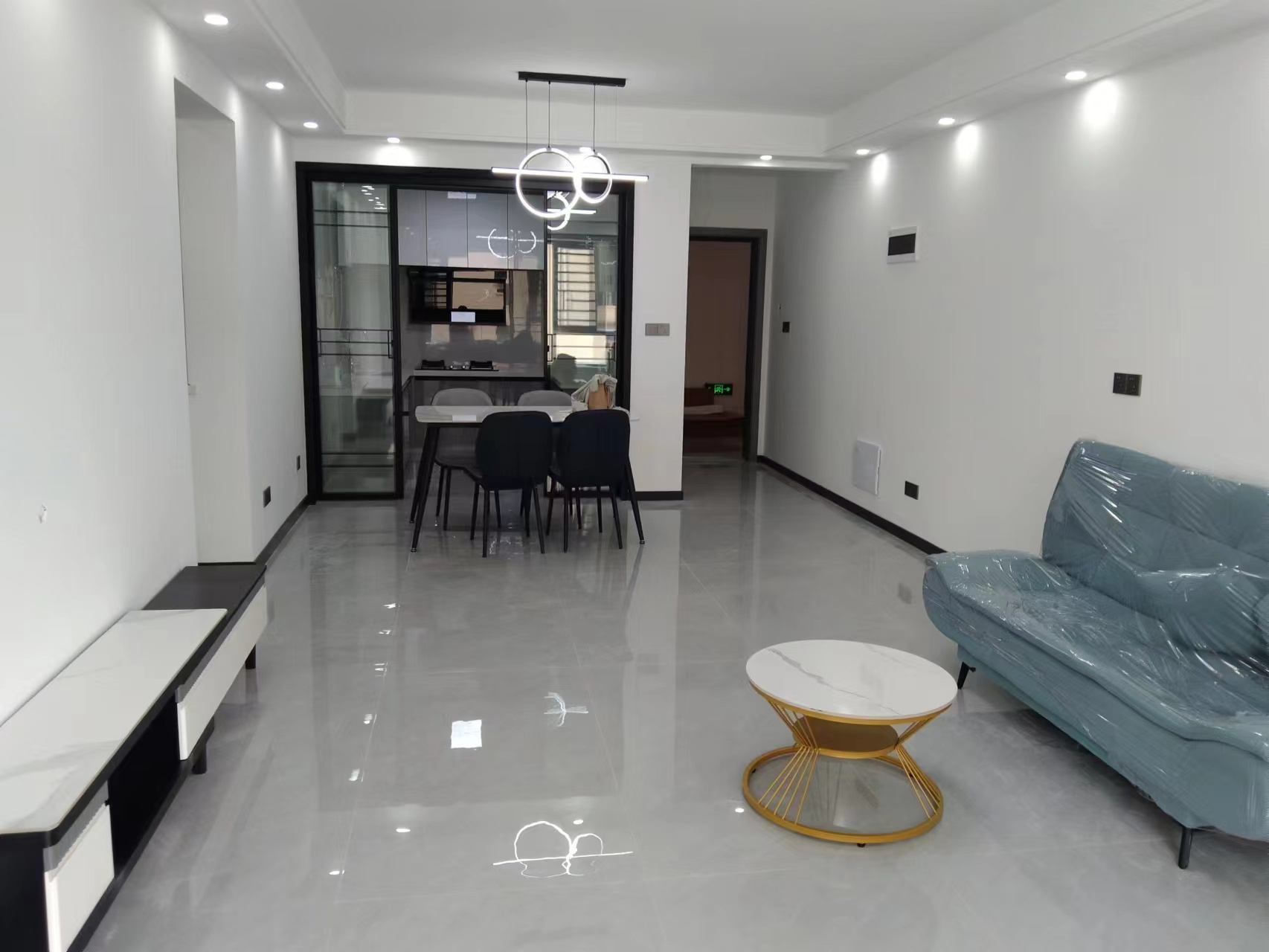 荣怀荣怀极地世家.精装大三房.业主诚意出租