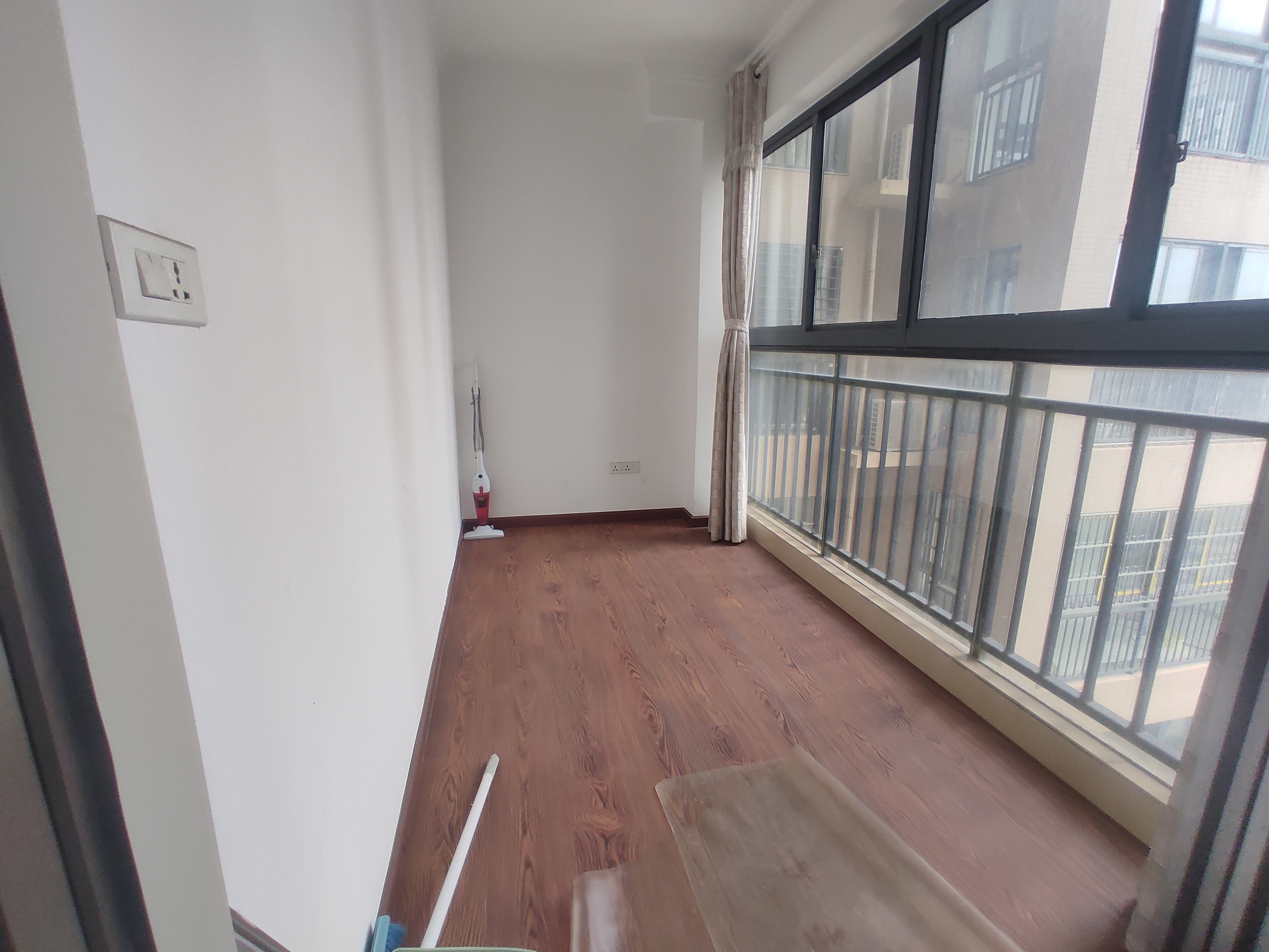 翰林公馆.精装四房.证件满二.中间楼层.钥匙看房