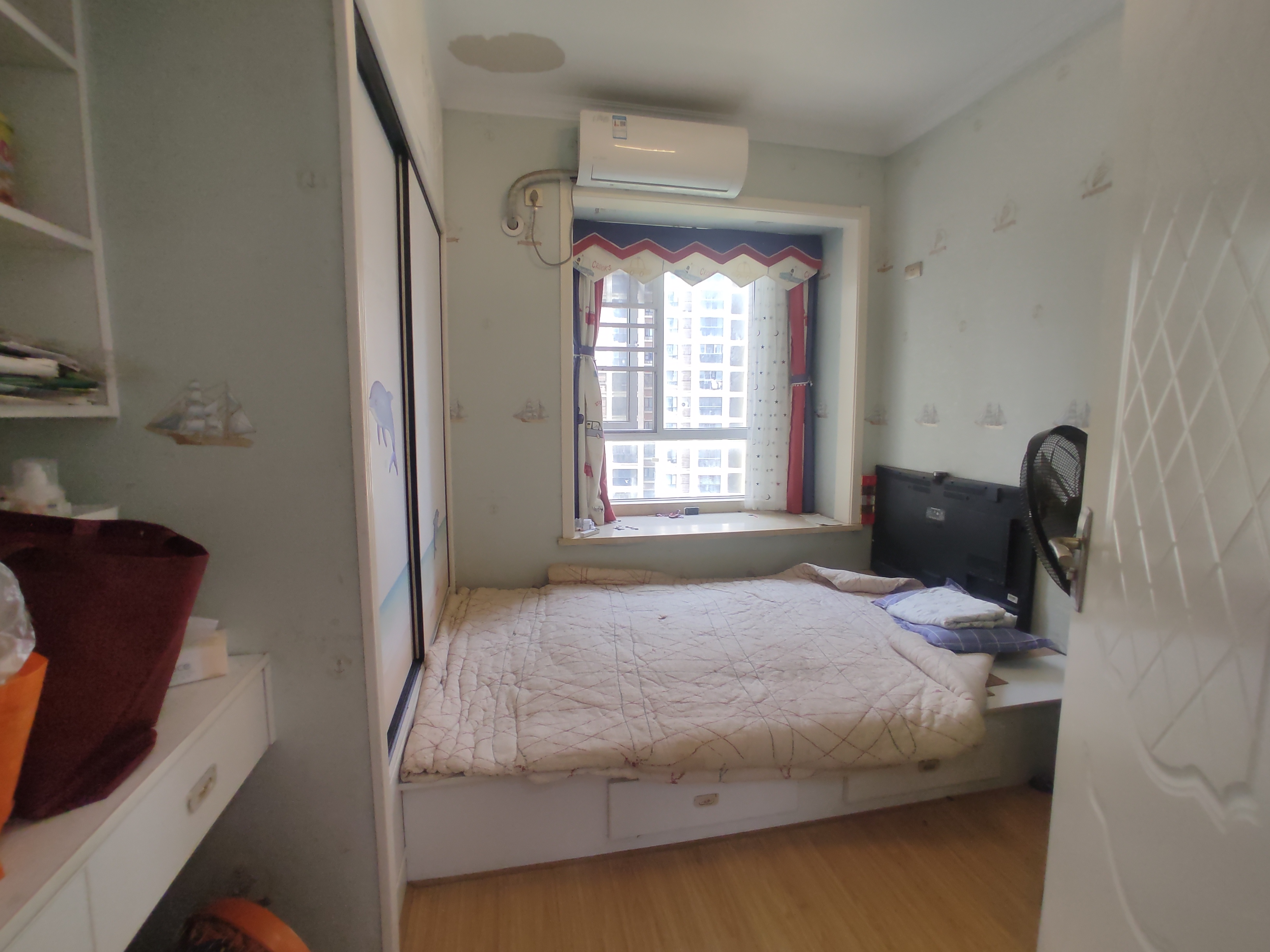 和合国际.精装三房.房子成色新.证件满二.看房方便