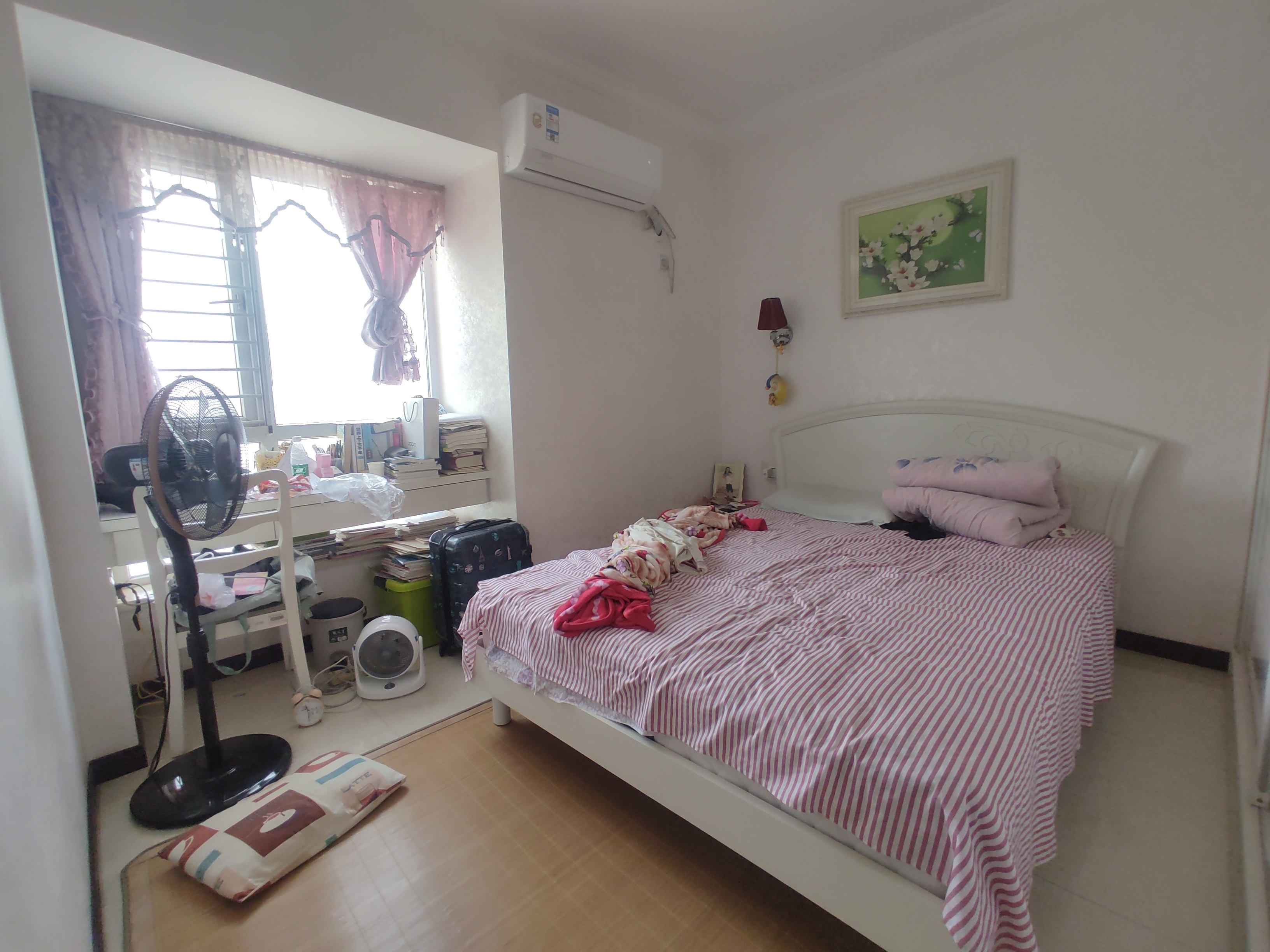 和合国际.精装三房边户哟.房子通风的狠.证件满二.看房方便