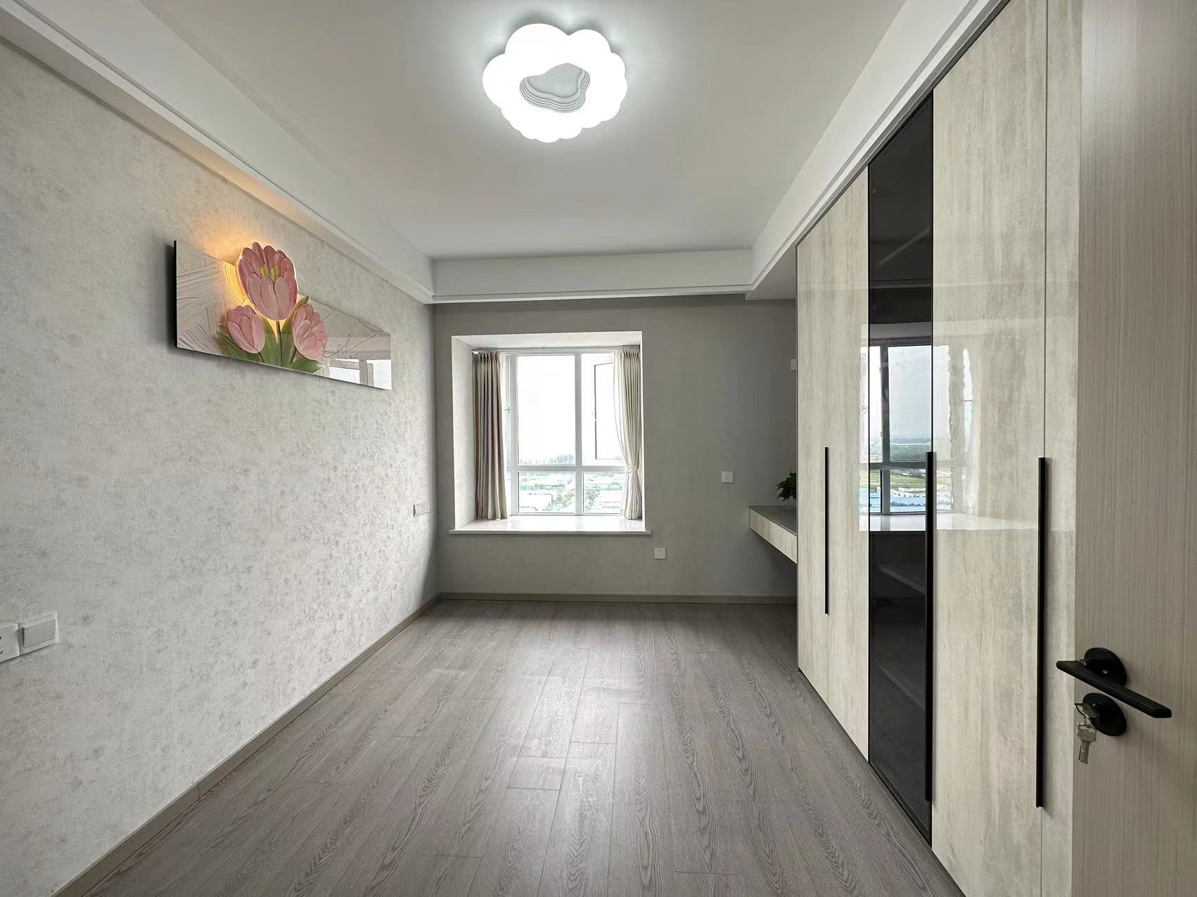 银湖城全新精装三房一天未住楼层好