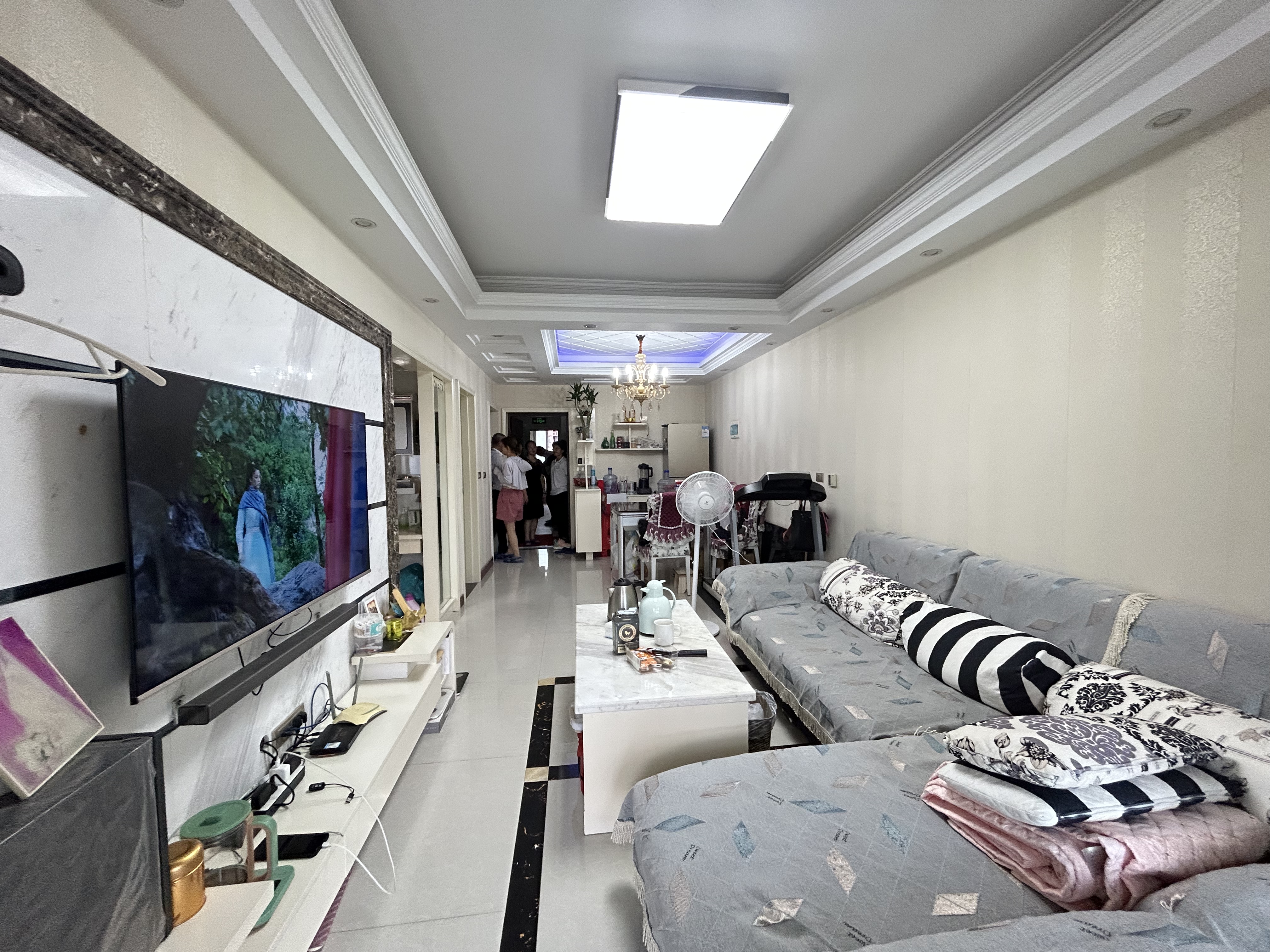 漫城林语精装两房满二装修保养不错