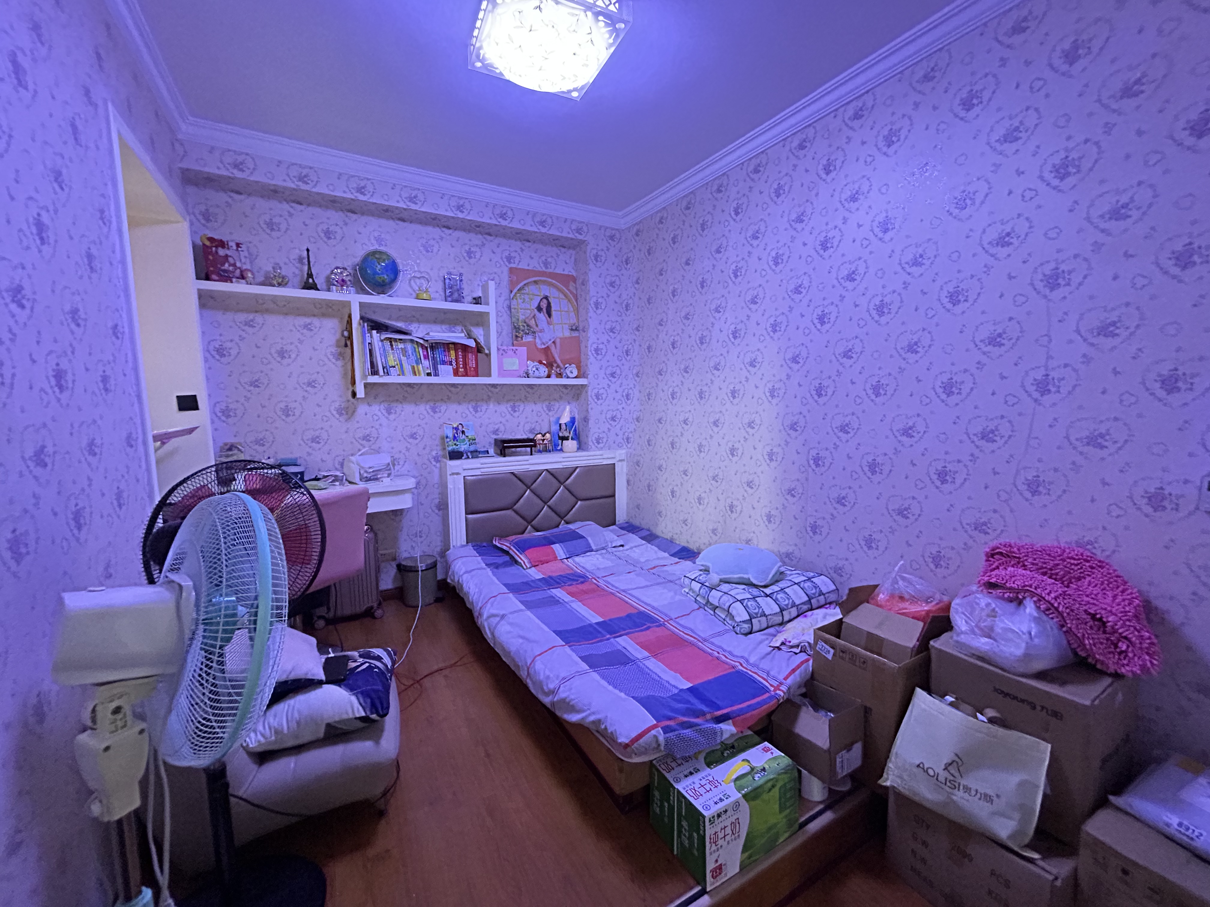 漫城林语精装两房满二装修保养不错