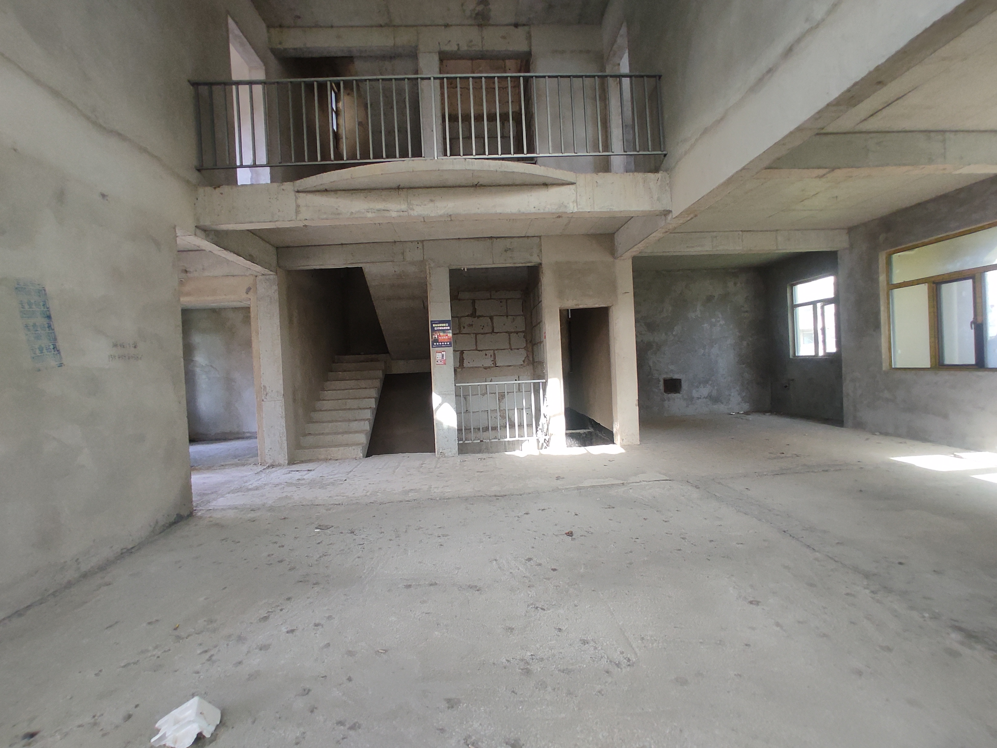 太子湖大别墅.带360度大院子.自带车库.看房方便