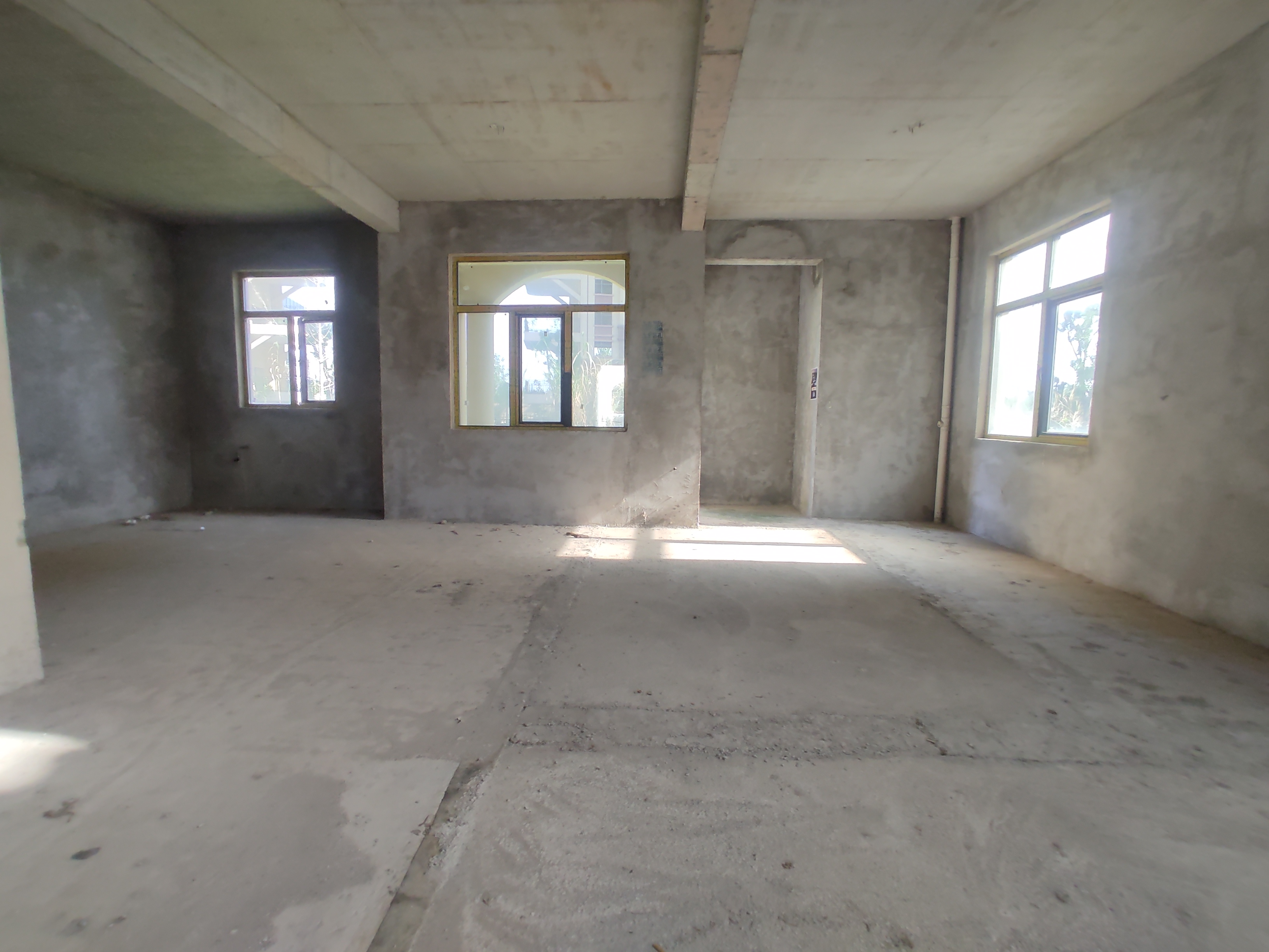 太子湖大别墅.带360度大院子.自带车库.看房方便