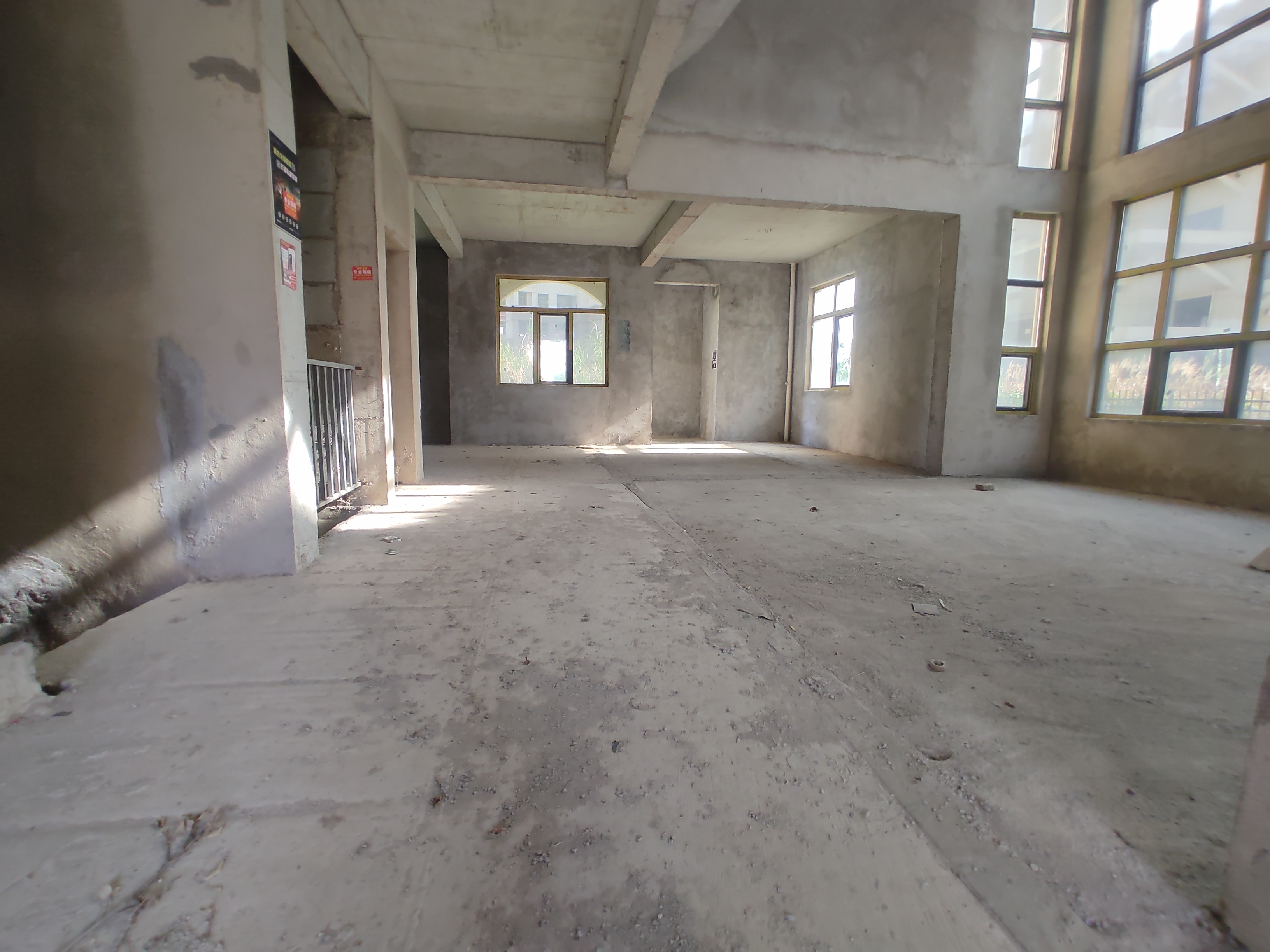 太子湖大别墅.带360度大院子.自带车库.看房方便