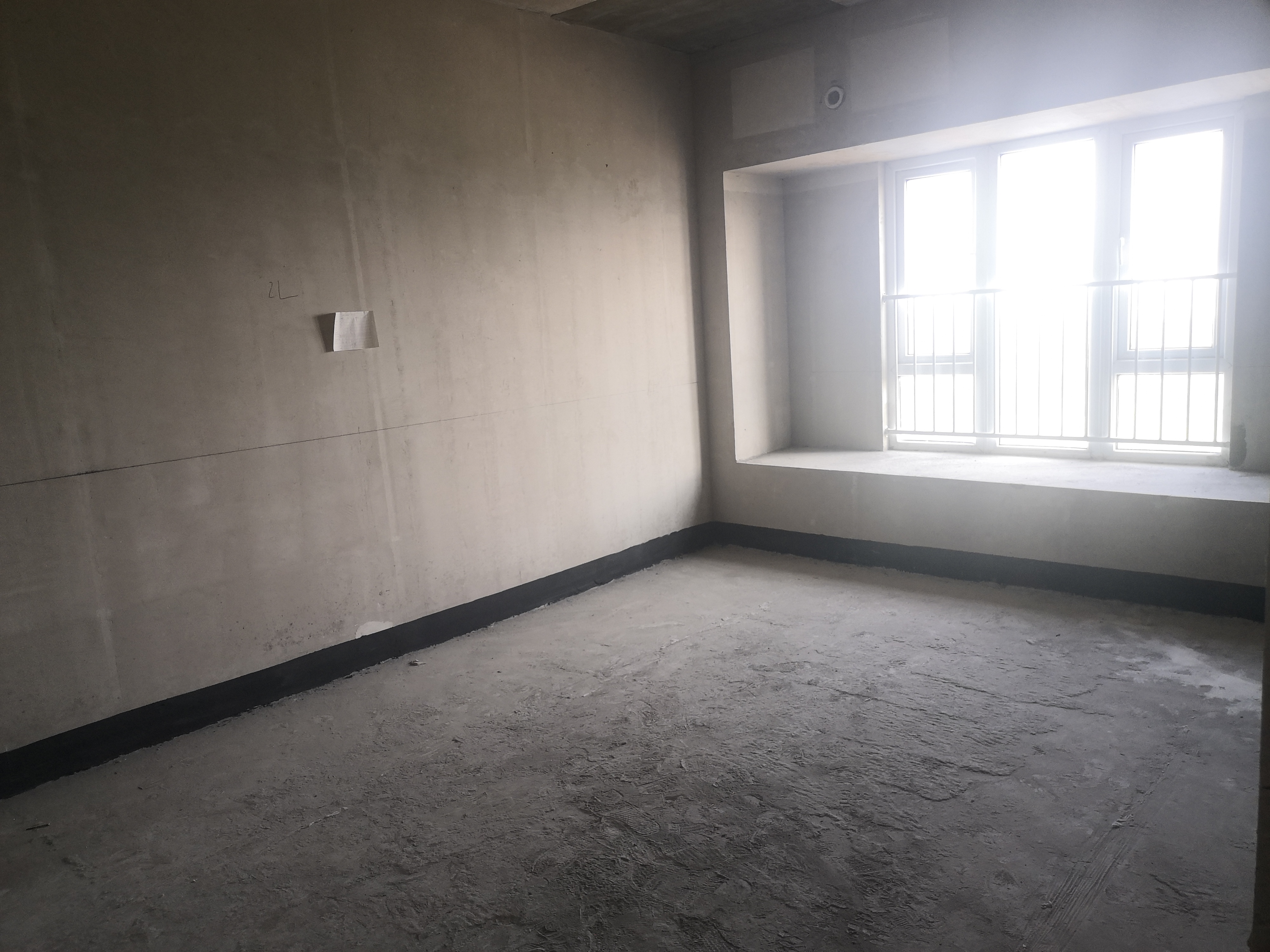 碧桂园142平毛坯大四房凤凰层风景侠几好带车位这驾革冒得话说