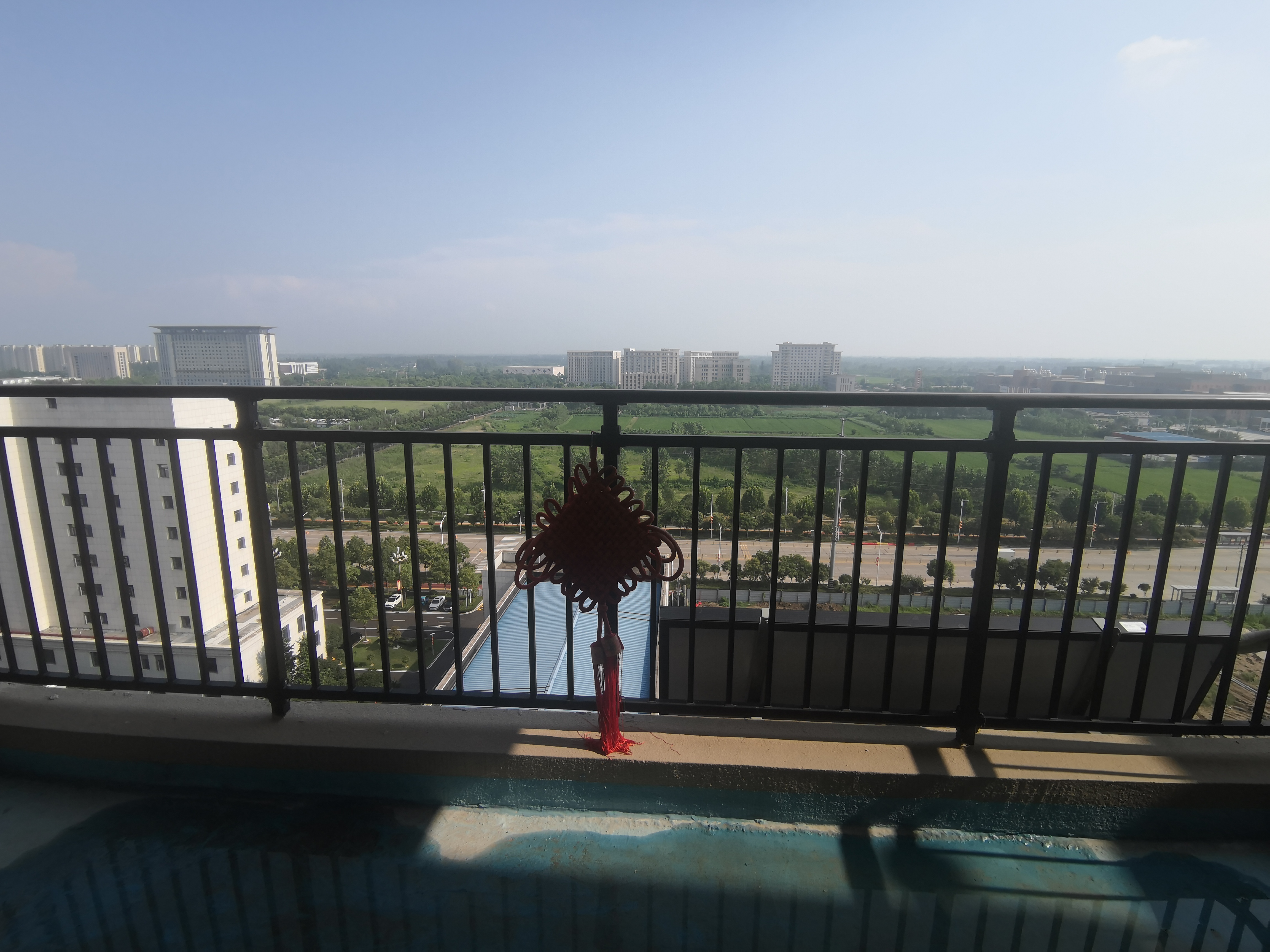 碧桂园142平毛坯大四房凤凰层风景侠几好带车位这驾革冒得话说