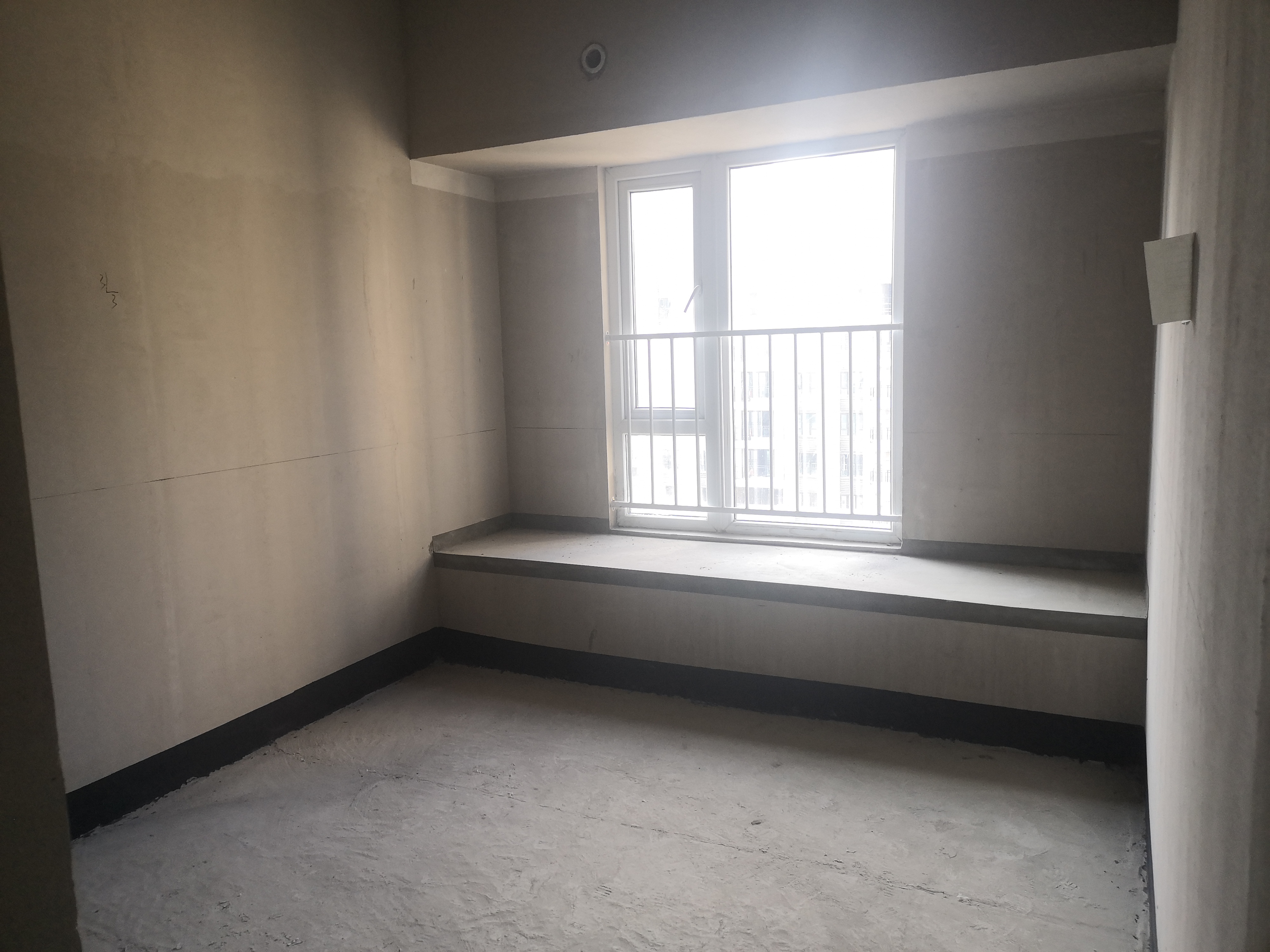 碧桂园142平毛坯大四房凤凰层风景侠几好带车位这驾革冒得话说