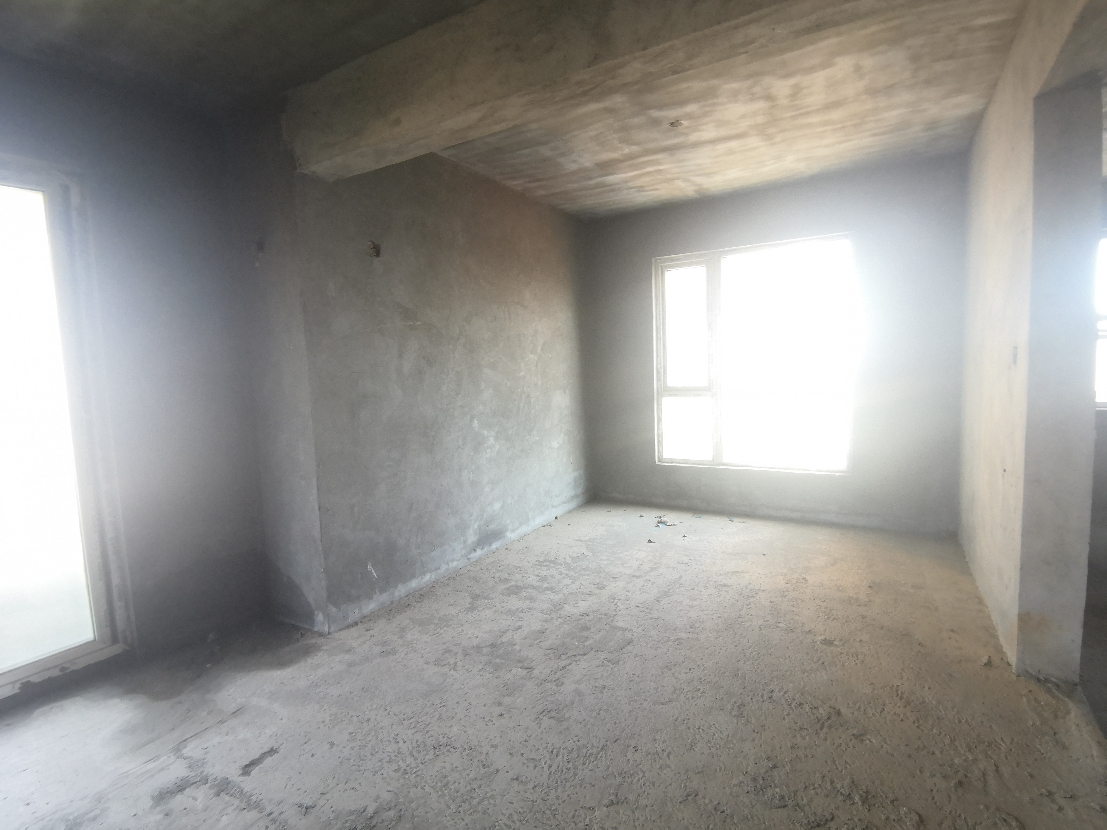 公园世家毛坯大四房双阳台南北通透中高层视野采光好