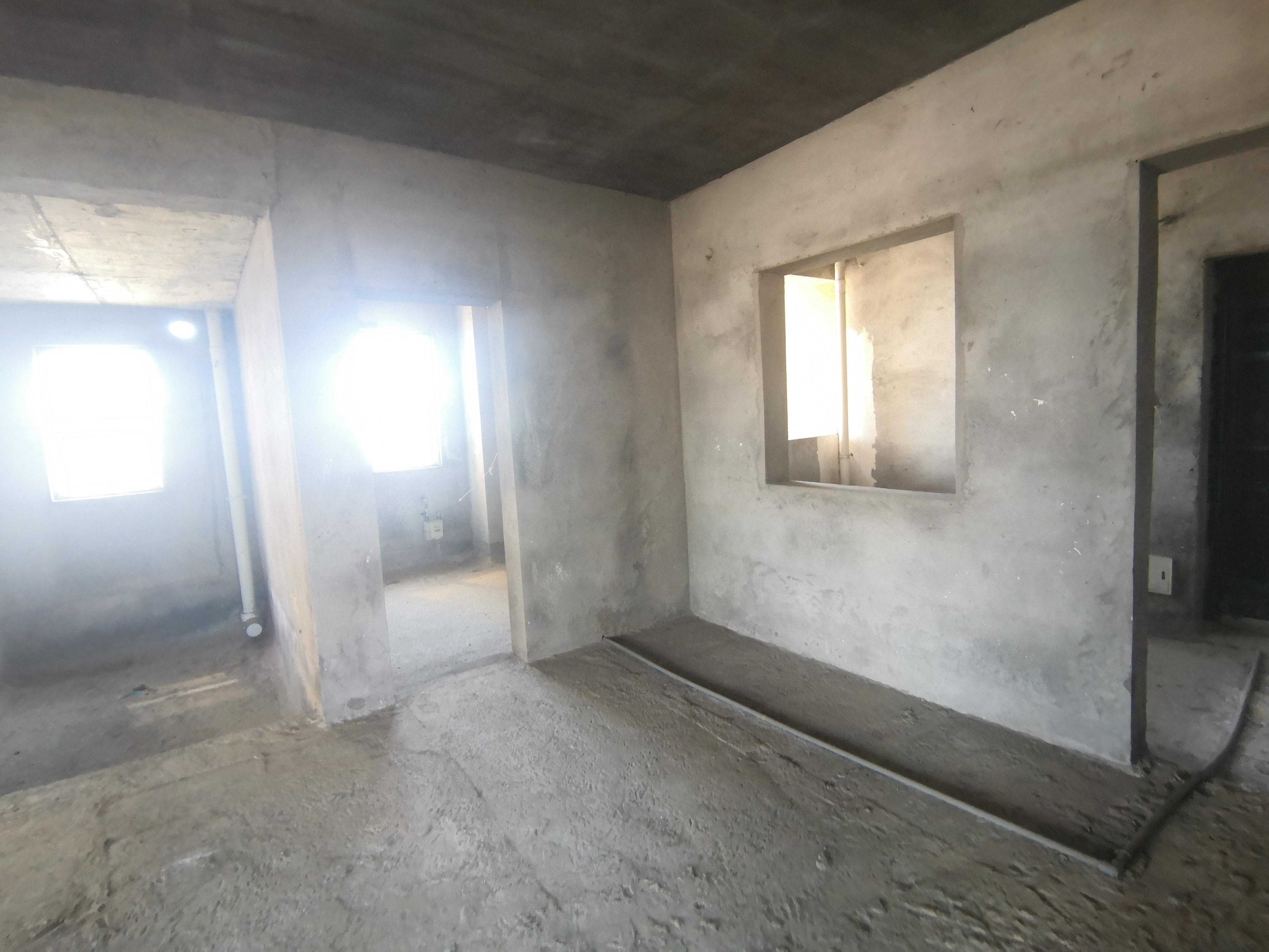 公园世家毛坯大四房双阳台南北通透中高层视野采光好