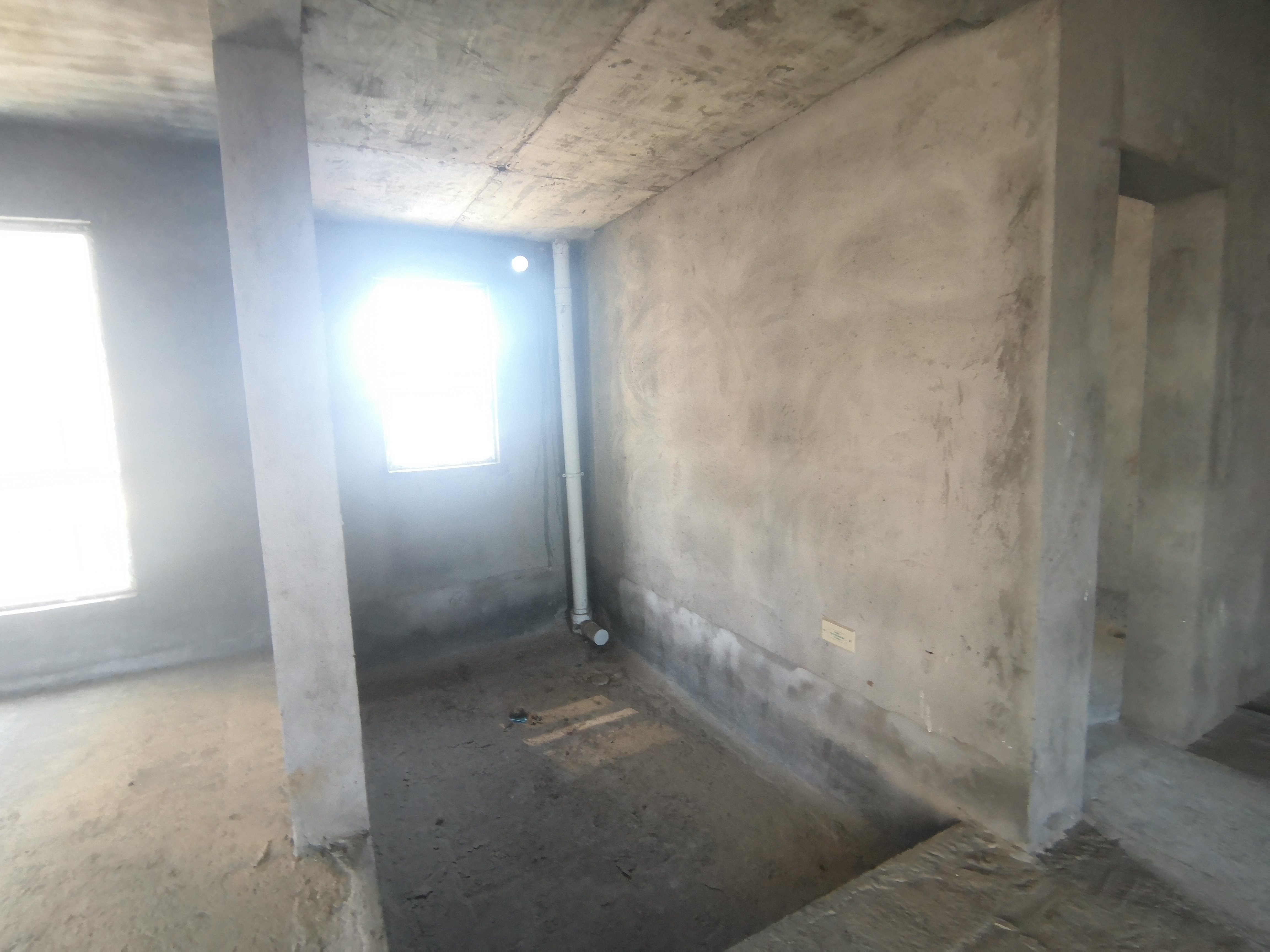 公园世家毛坯大四房双阳台南北通透中高层视野采光好